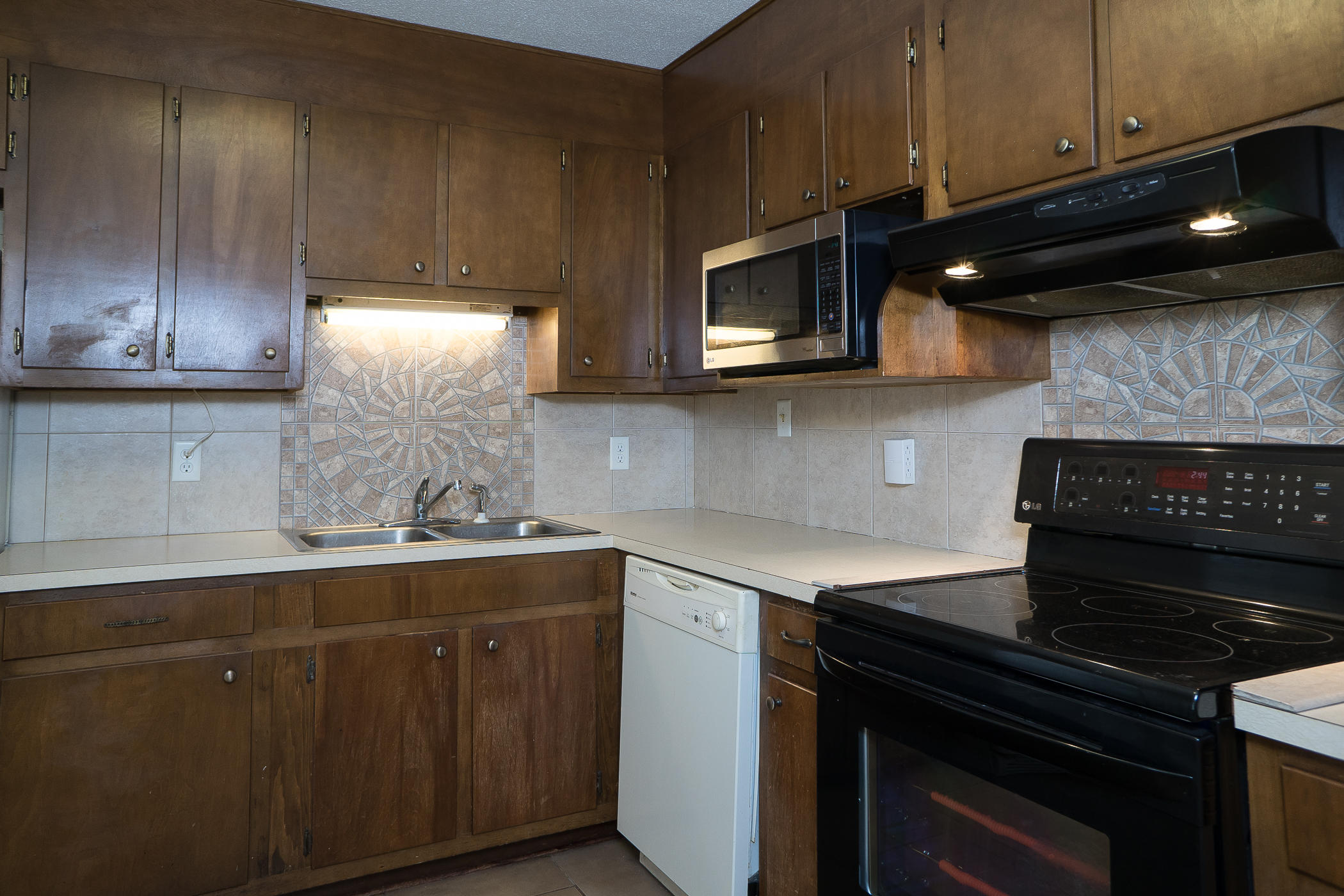 Carol Anne Manor 1st Addn - Residential