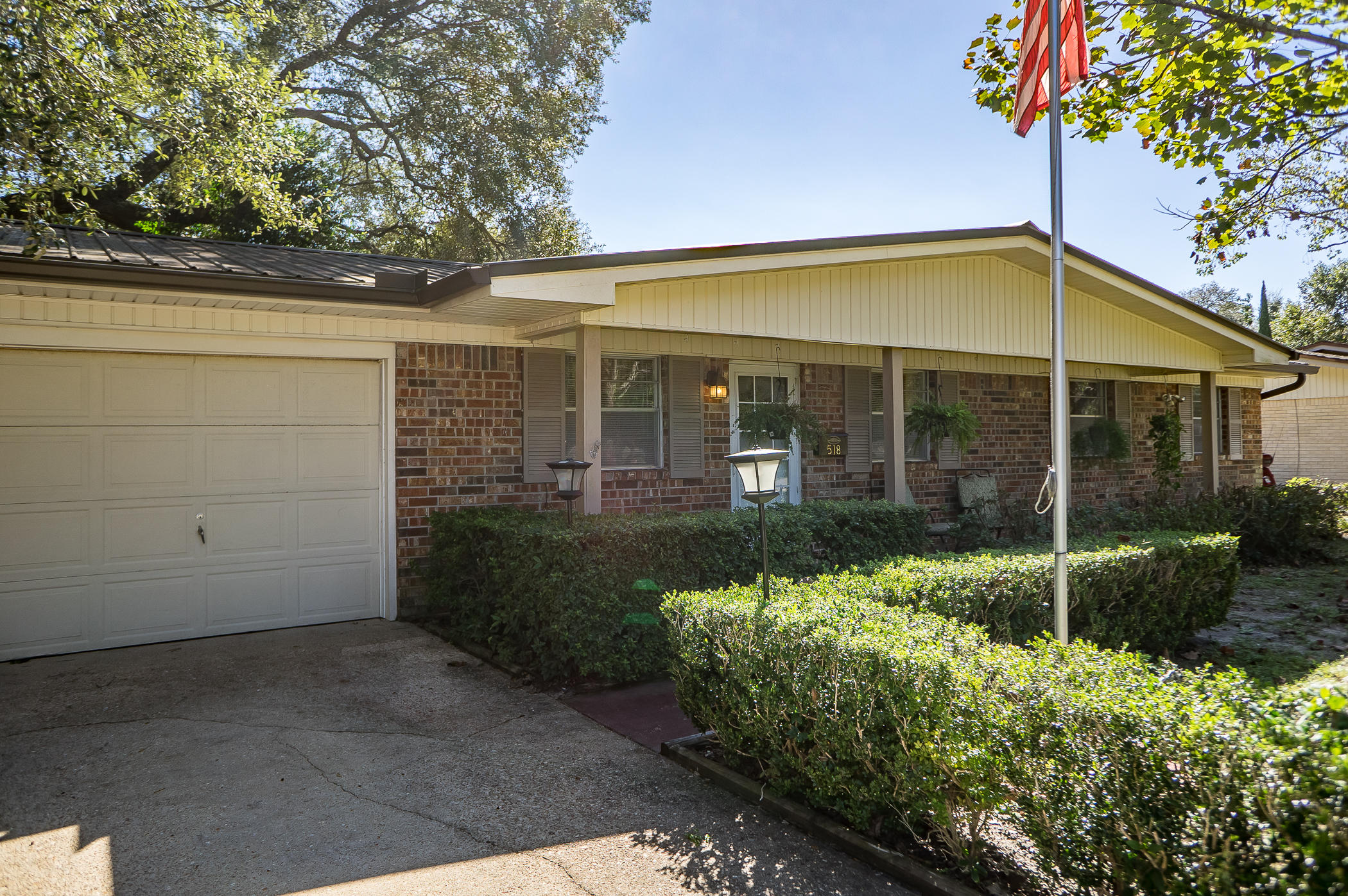 Carol Anne Manor 1st Addn - Residential