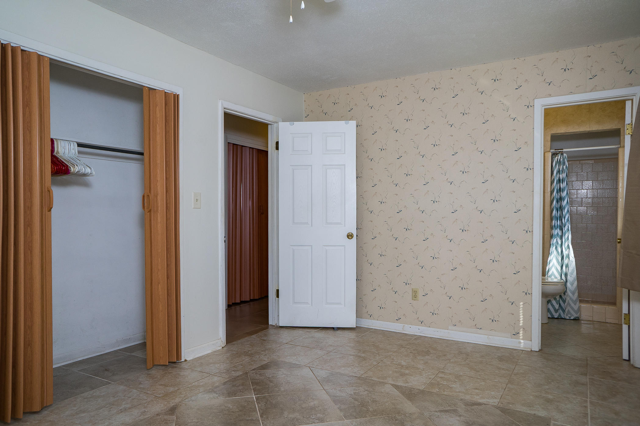 Carol Anne Manor 1st Addn - Residential