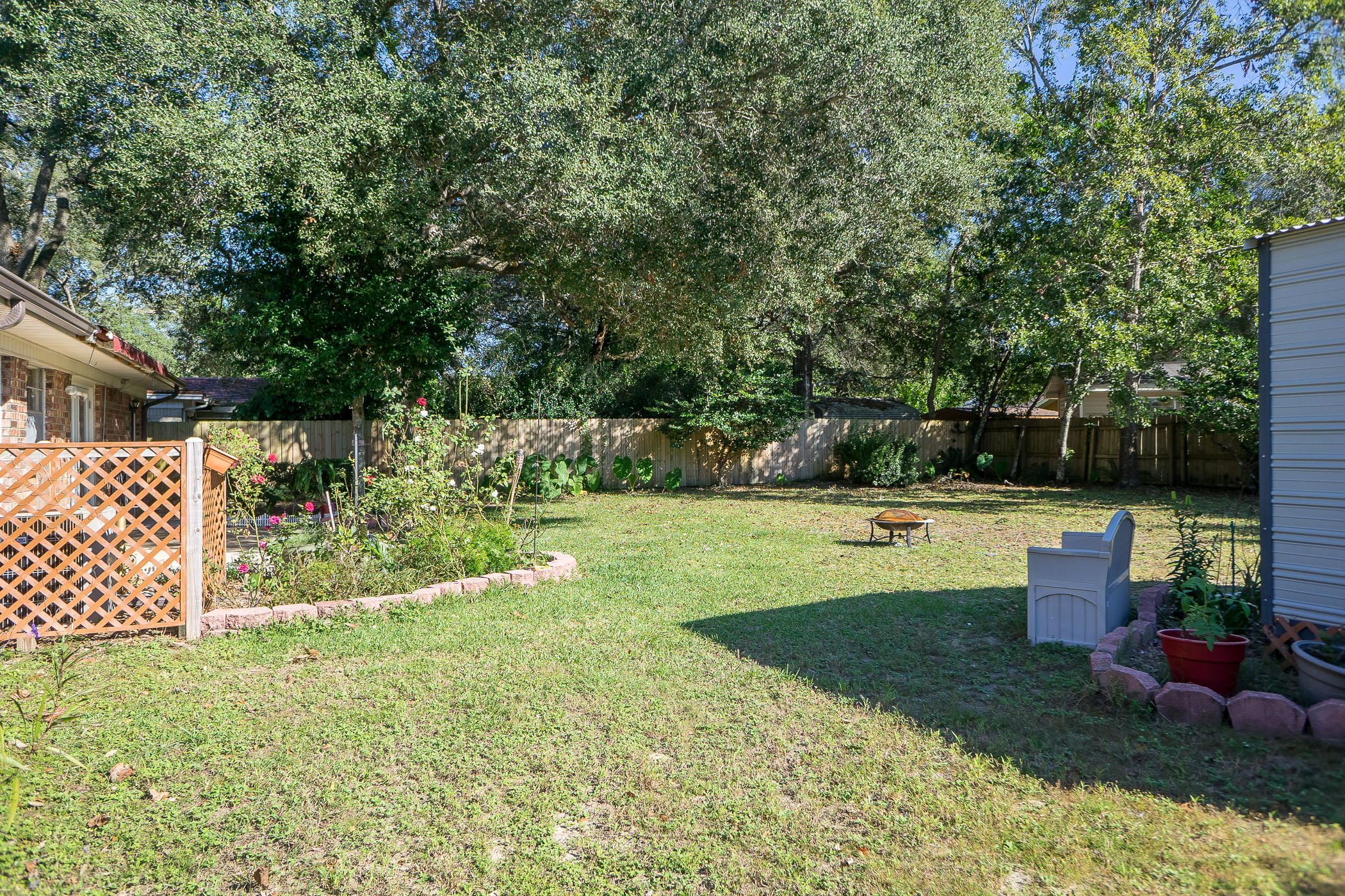 Carol Anne Manor 1st Addn - Residential