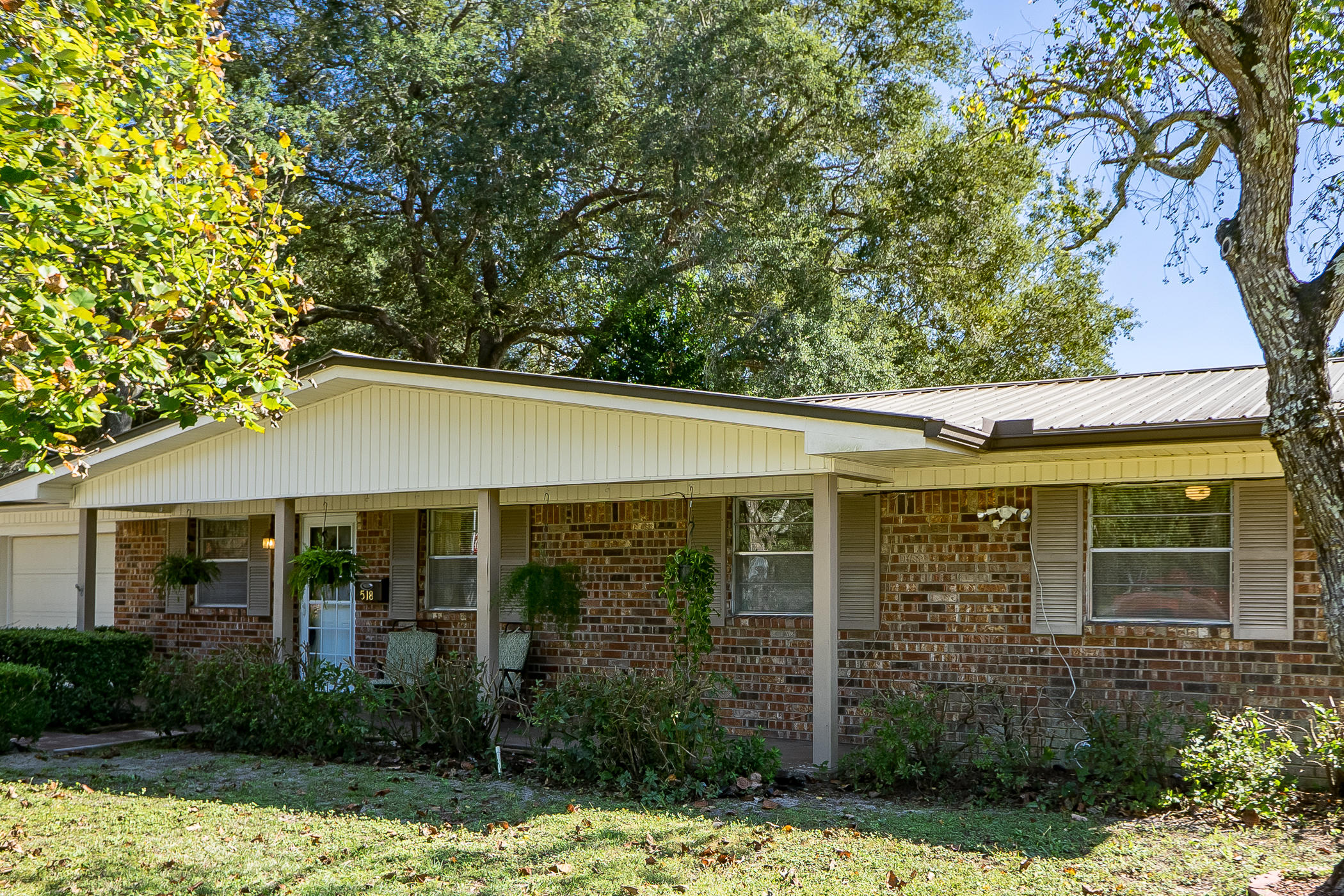 Carol Anne Manor 1st Addn - Residential