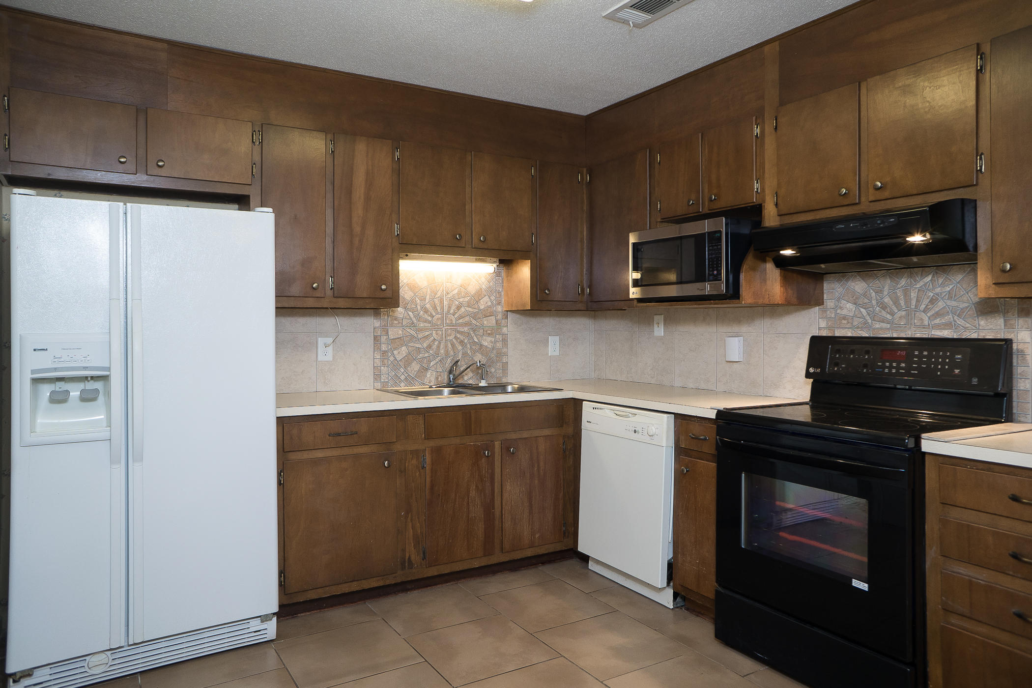 Carol Anne Manor 1st Addn - Residential