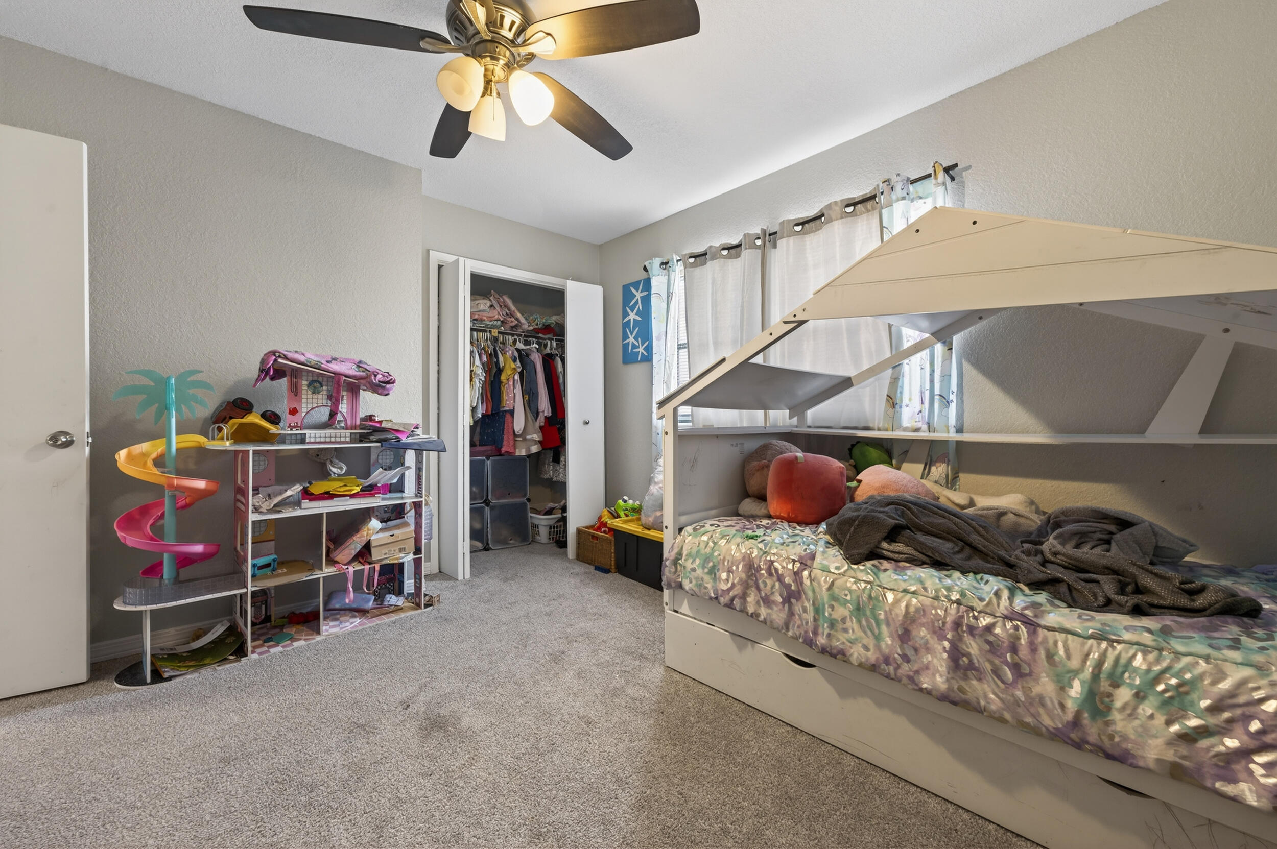 LEESA JENNIFER ACRES - Residential