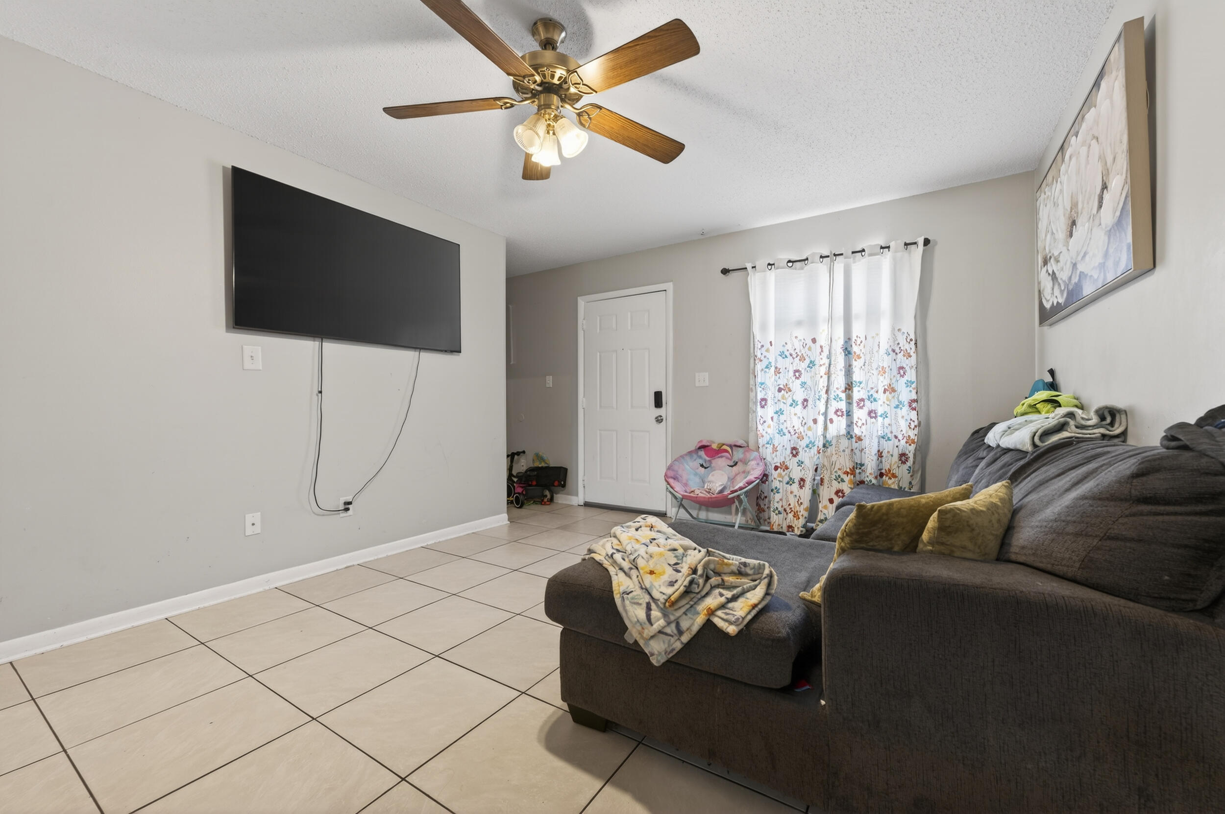 LEESA JENNIFER ACRES - Residential