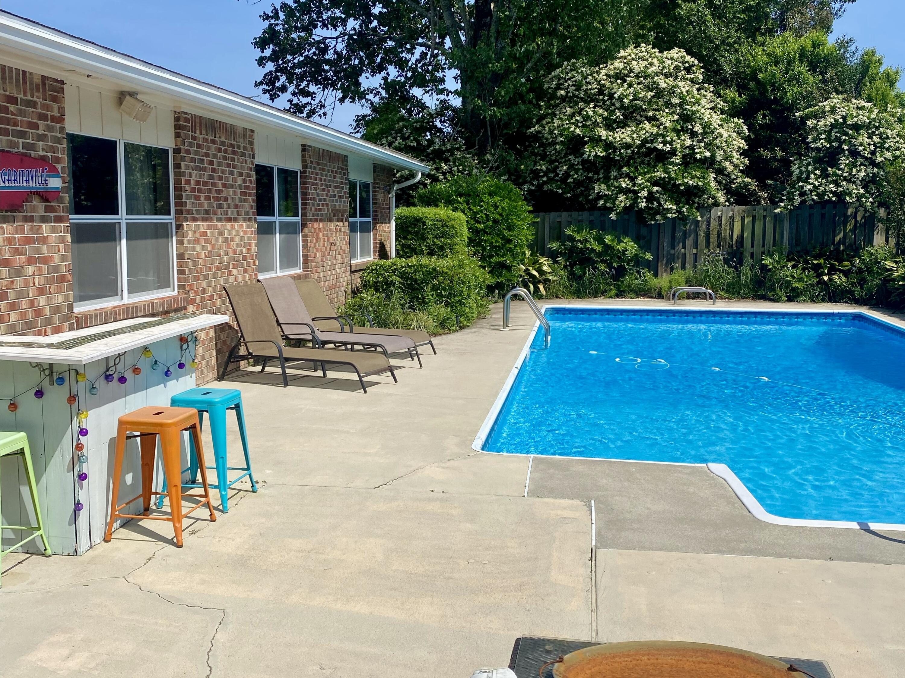 LAKE LORRAINE ESTATES - Residential