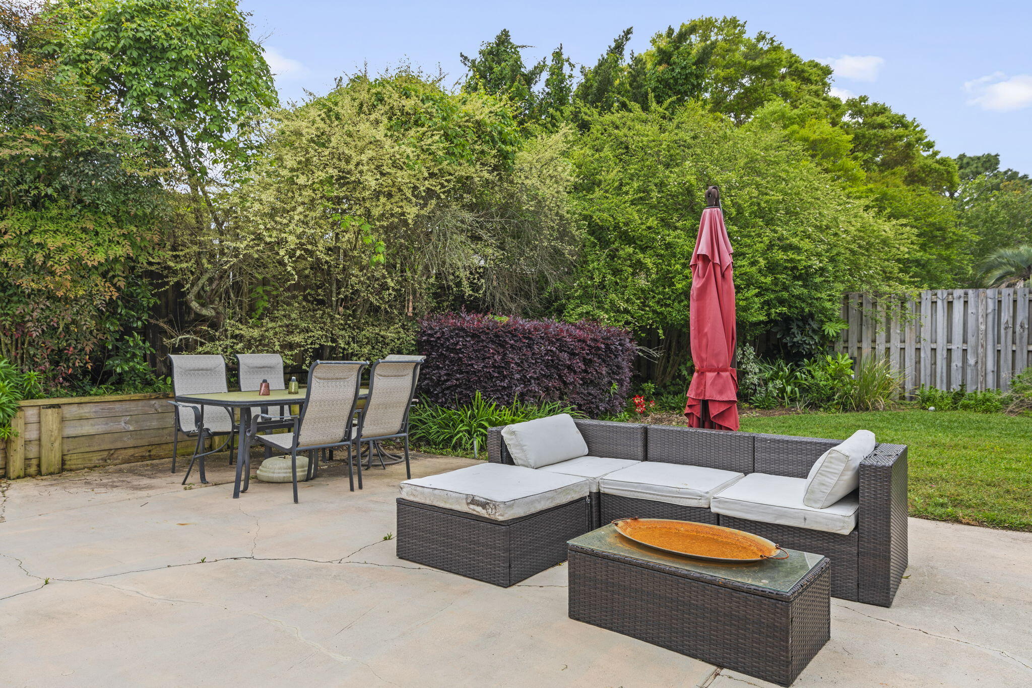 LAKE LORRAINE ESTATES - Residential