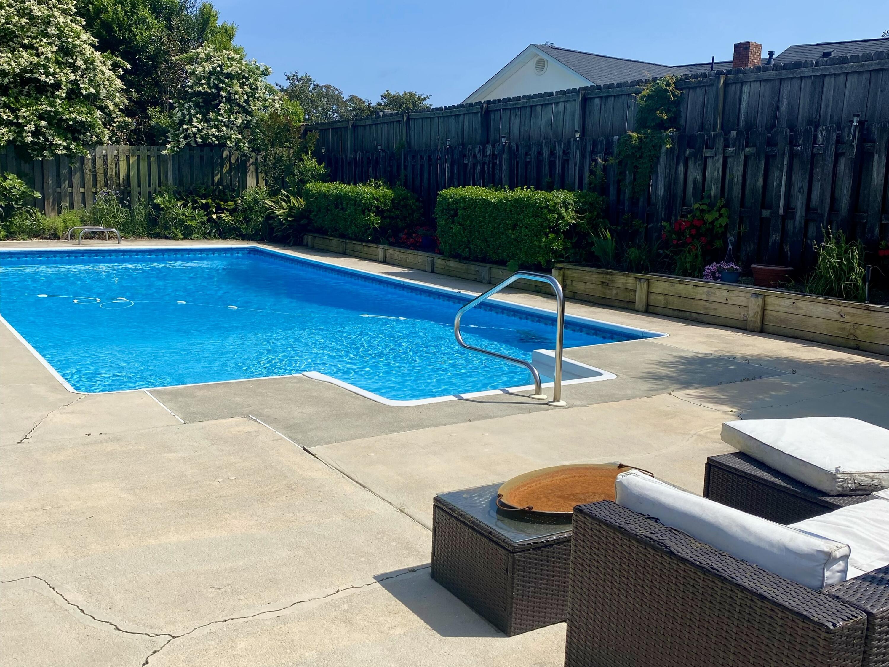 LAKE LORRAINE ESTATES - Residential