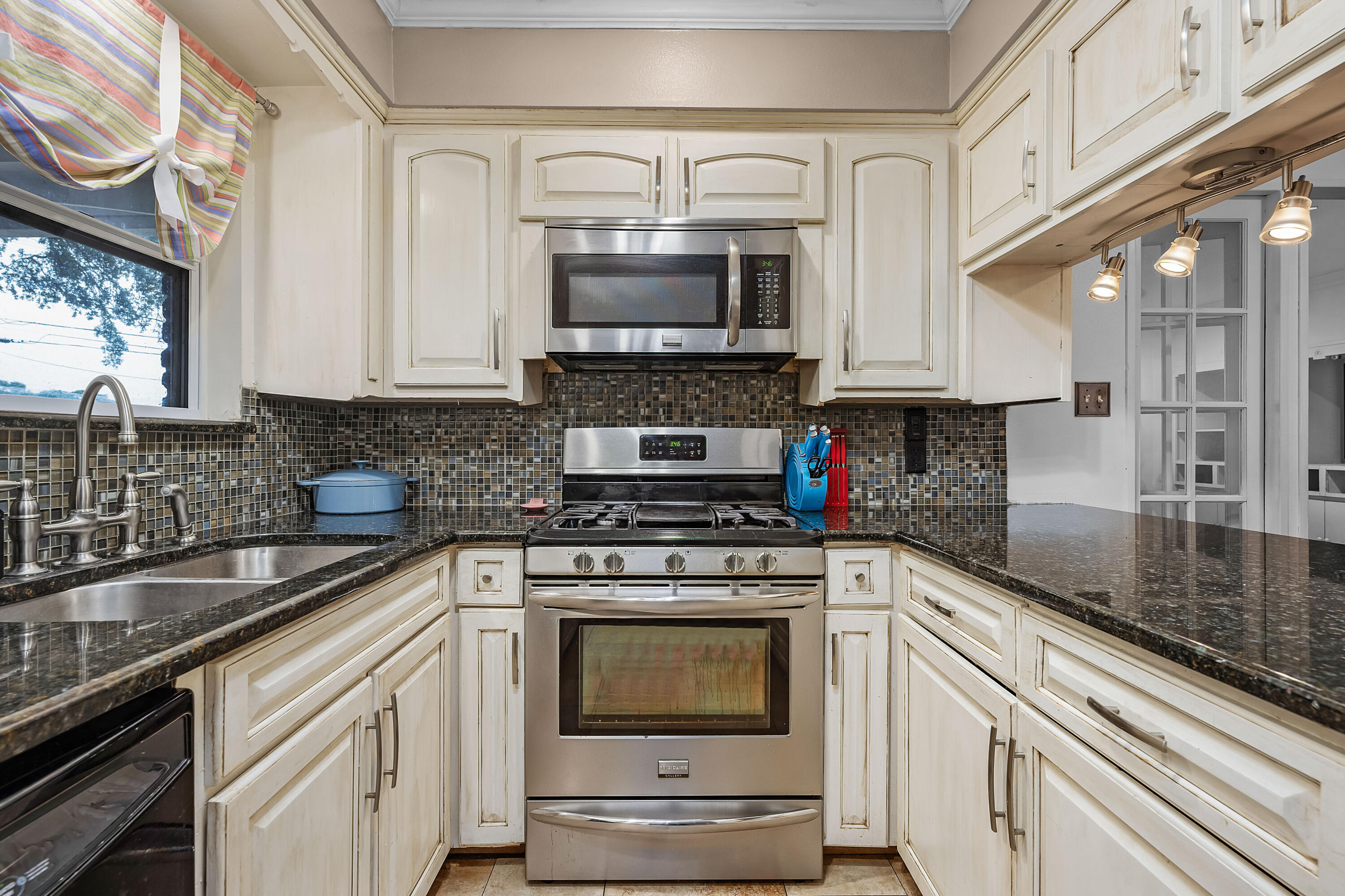 COLONY ESTATES 3RD ADDN - Residential