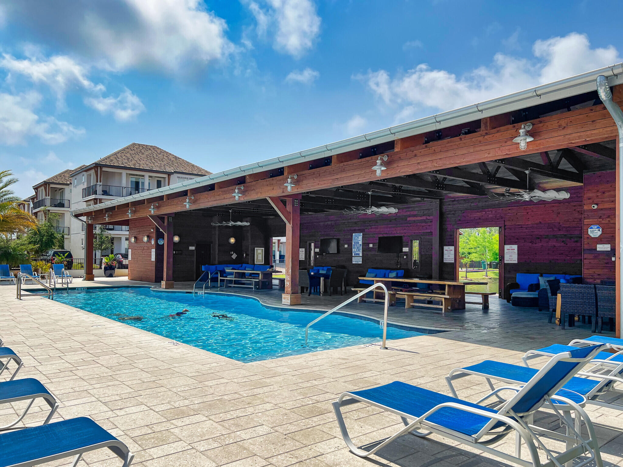 The Retreats - Residential