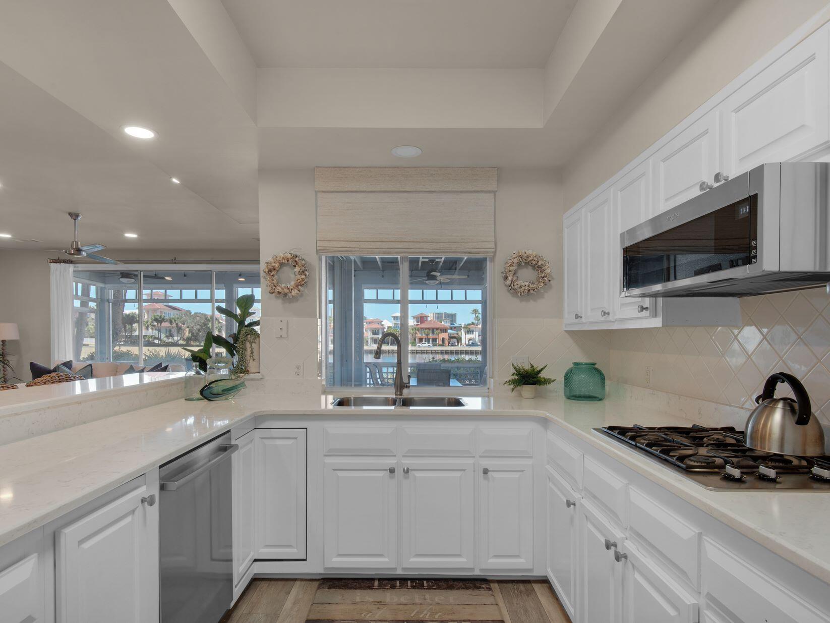 HIDDEN DUNES BEACH VILLAS - Residential