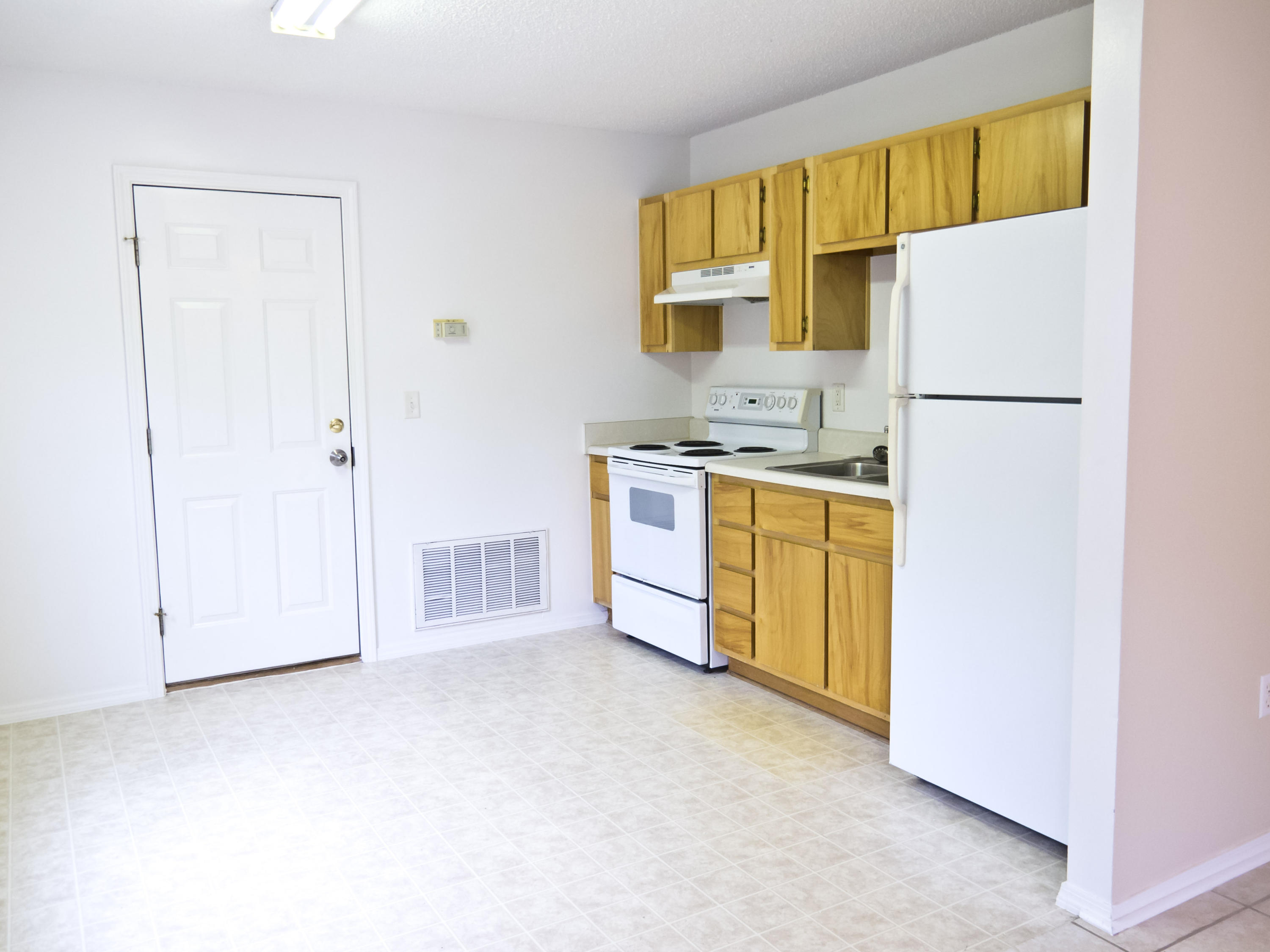 E2 OF NE4 OF SE4 OF NW4 OF SE4LESS - Residential Lease