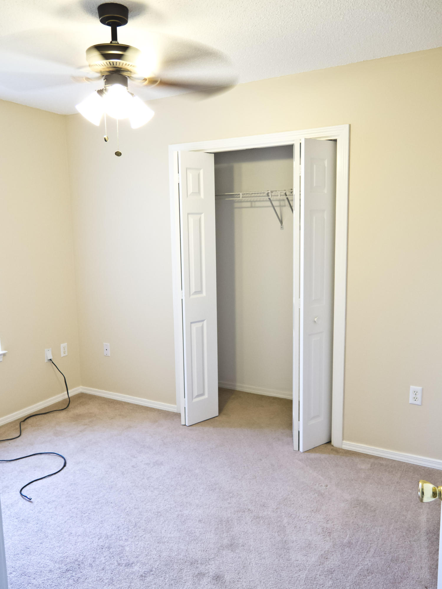 E2 OF NE4 OF SE4 OF NW4 OF SE4LESS - Residential Lease