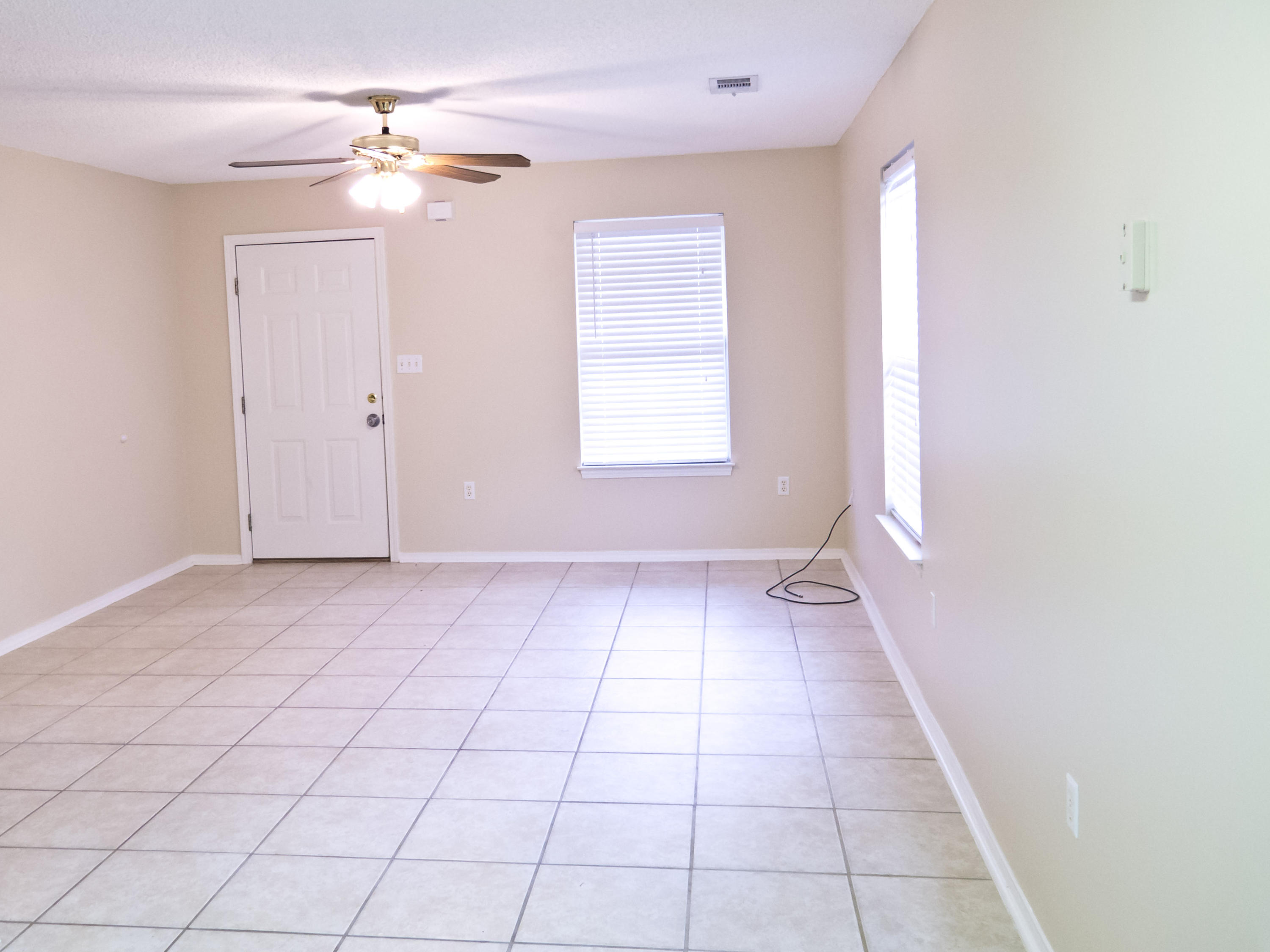 E2 OF NE4 OF SE4 OF NW4 OF SE4LESS - Residential Lease