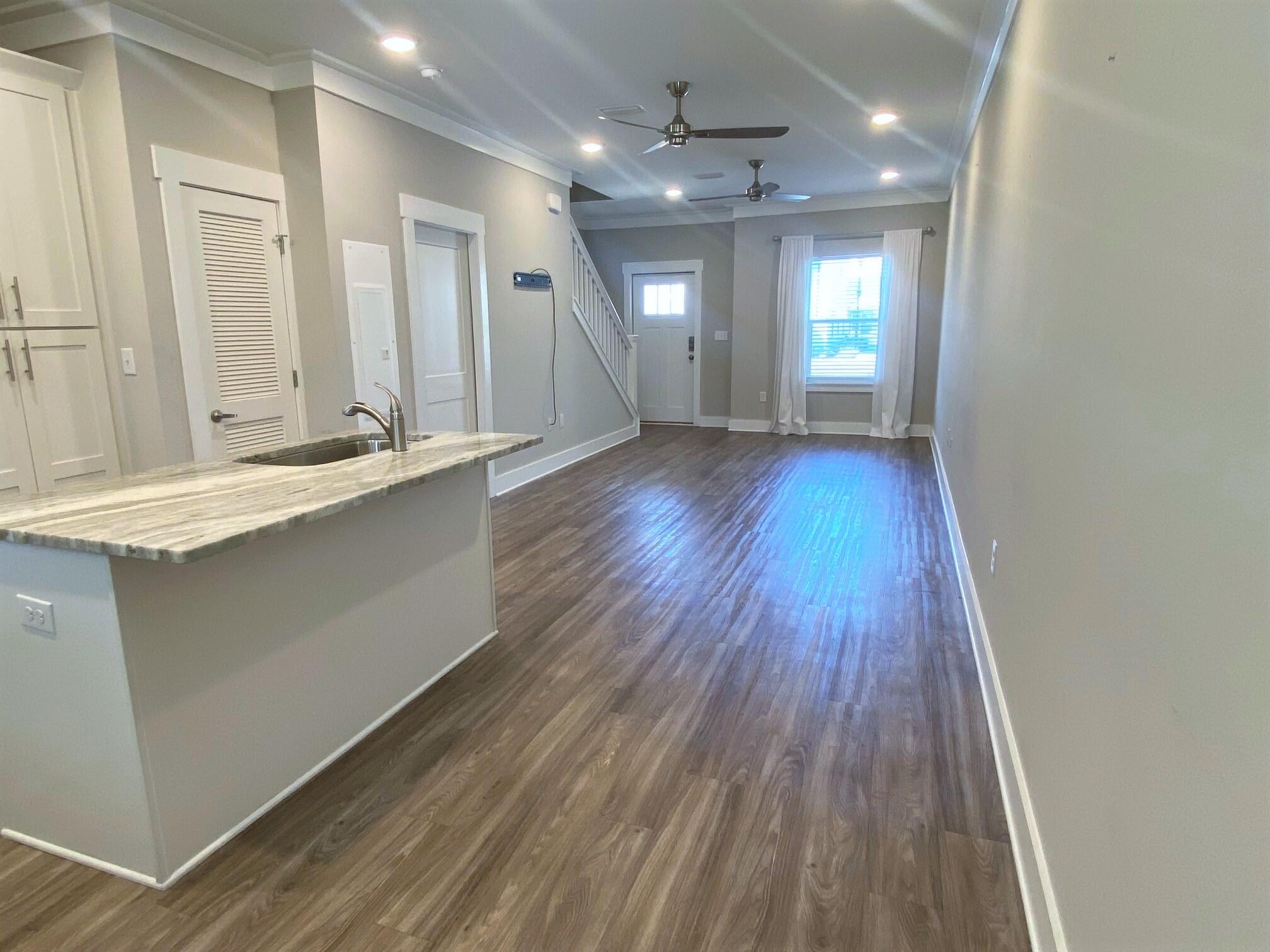 VERANDAS OF FREEPORT, THE - Residential Lease