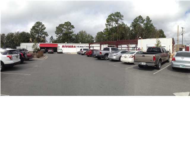 This is a brand new space with a wide open floor plan. It is centrally located in Crestview across the street From a large shopping center. It has great visibility and high volume of traffic passing by daily.