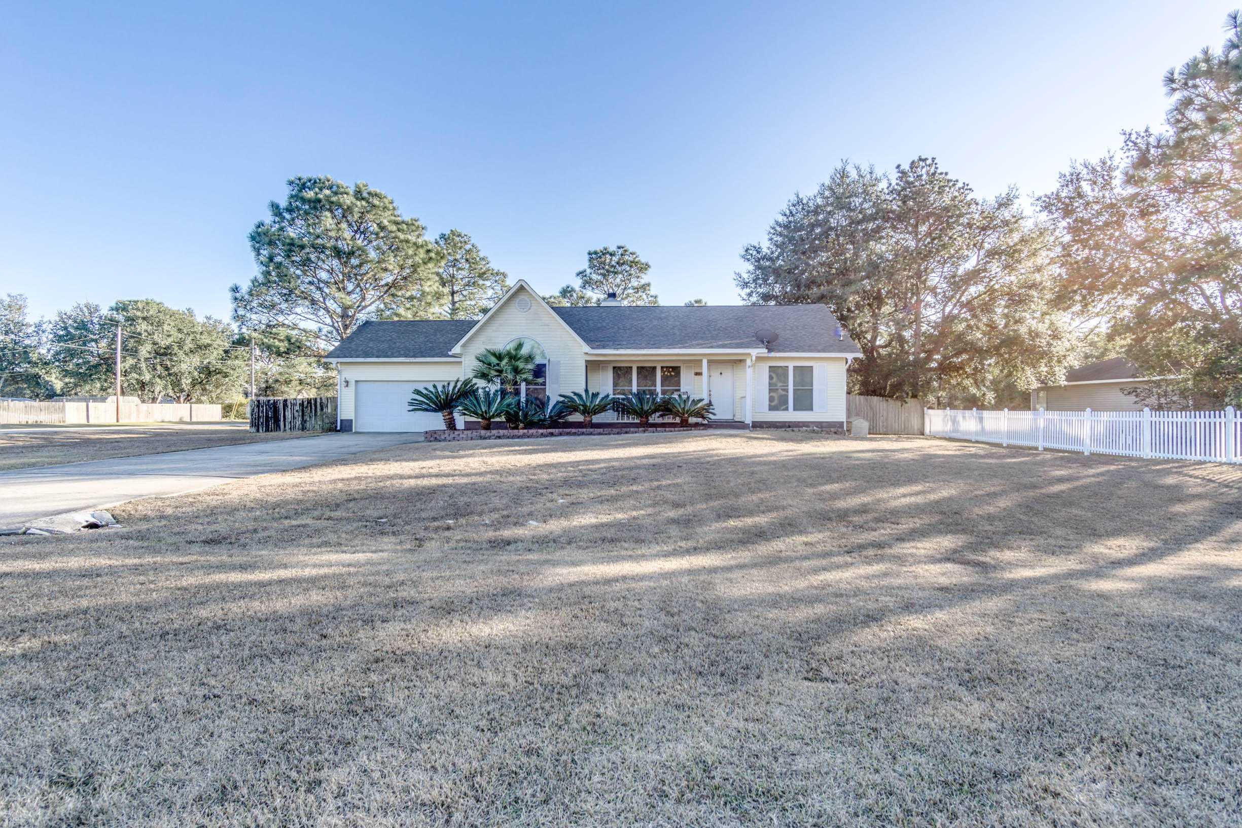 HOLLEY BY THE SEA - Residential