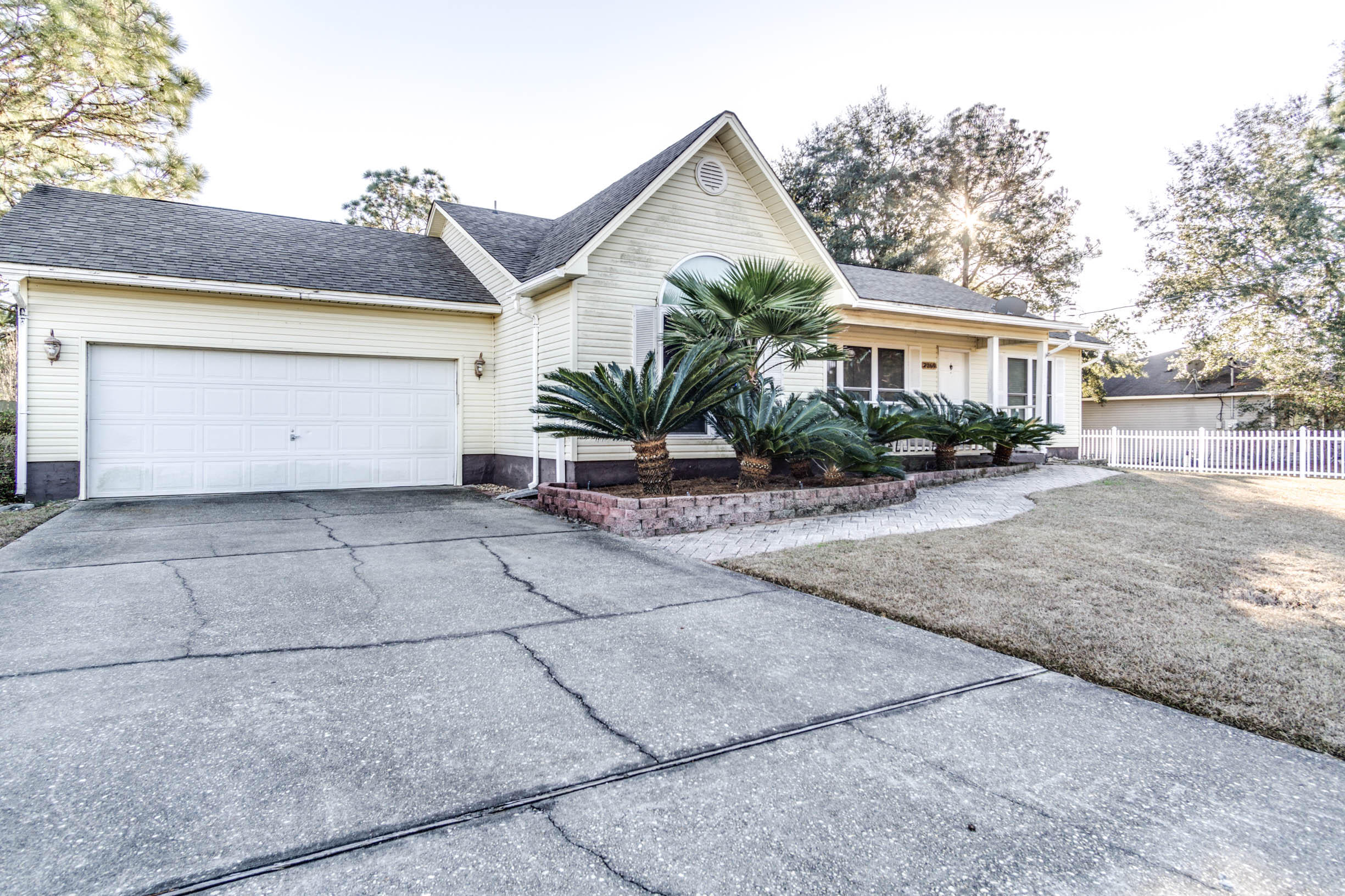 HOLLEY BY THE SEA - Residential