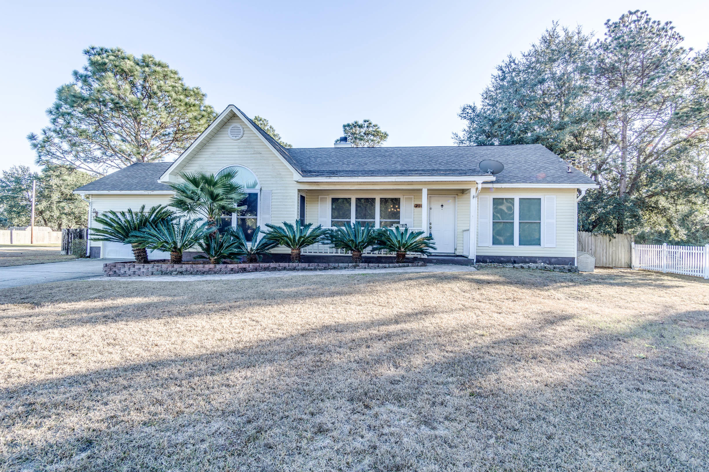 HOLLEY BY THE SEA - Residential