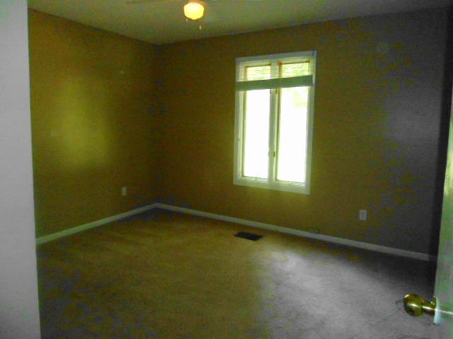 COUNTRY MANOR UNREC - Residential