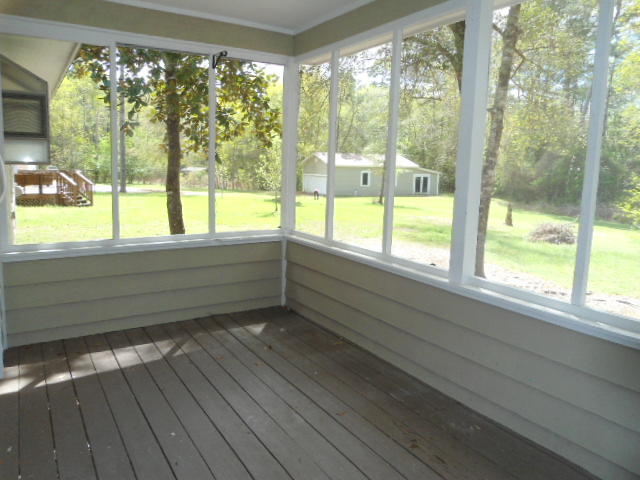 COUNTRY MANOR UNREC - Residential