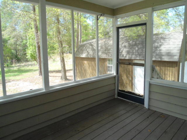 COUNTRY MANOR UNREC - Residential