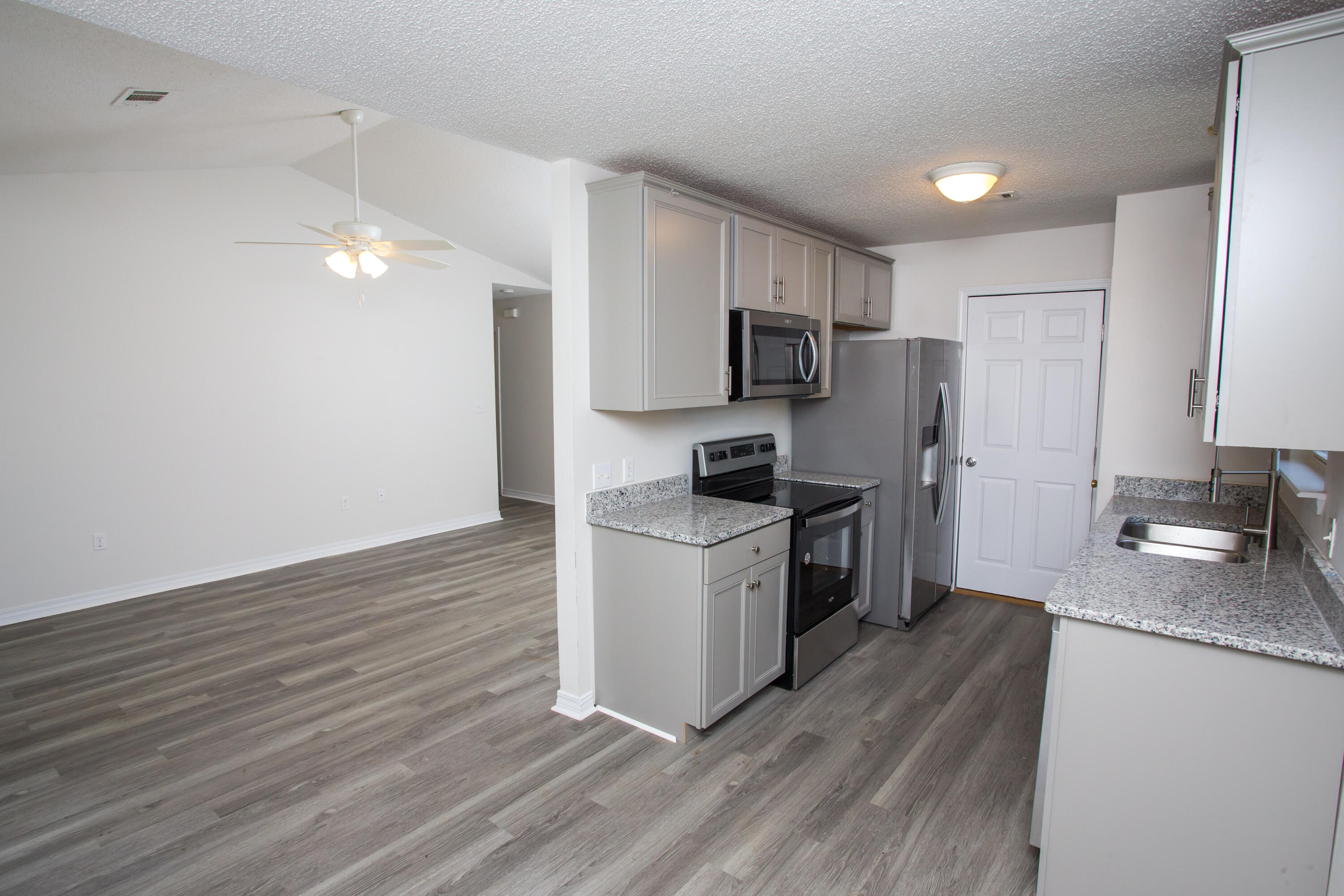 SULLIVANS ADDN TO CRESTVIEW - Residential