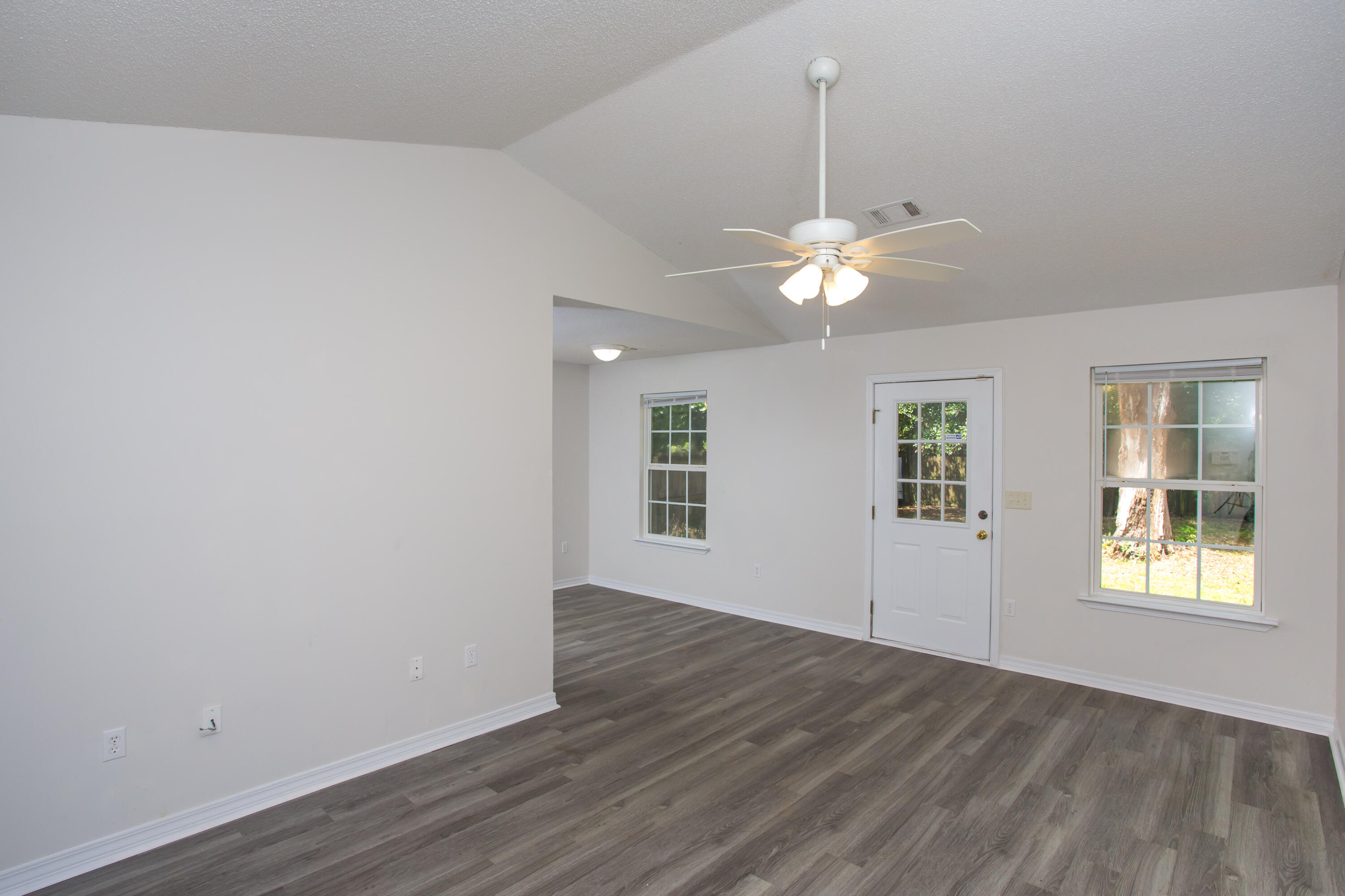 SULLIVANS ADDN TO CRESTVIEW - Residential