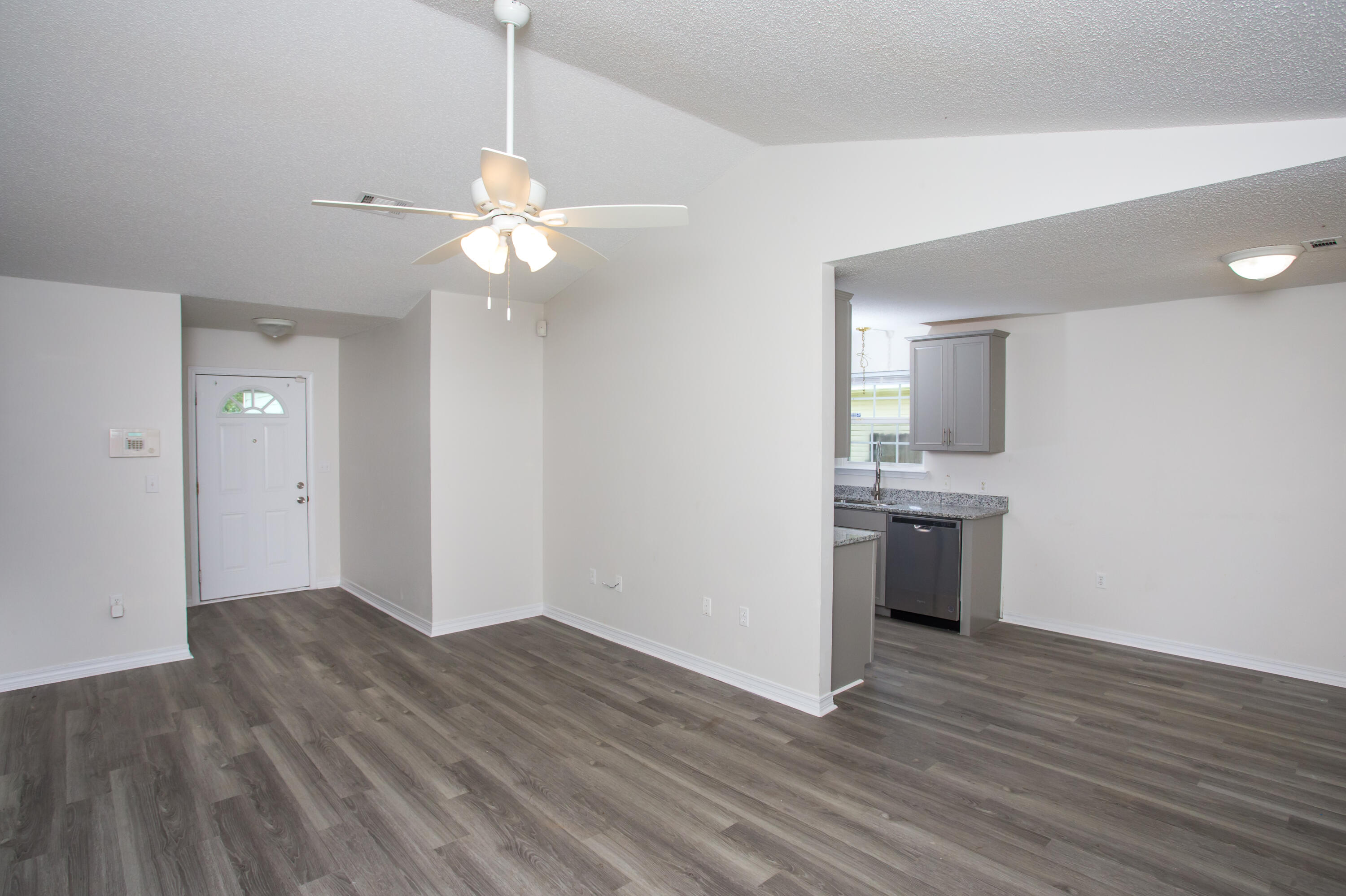 SULLIVANS ADDN TO CRESTVIEW - Residential