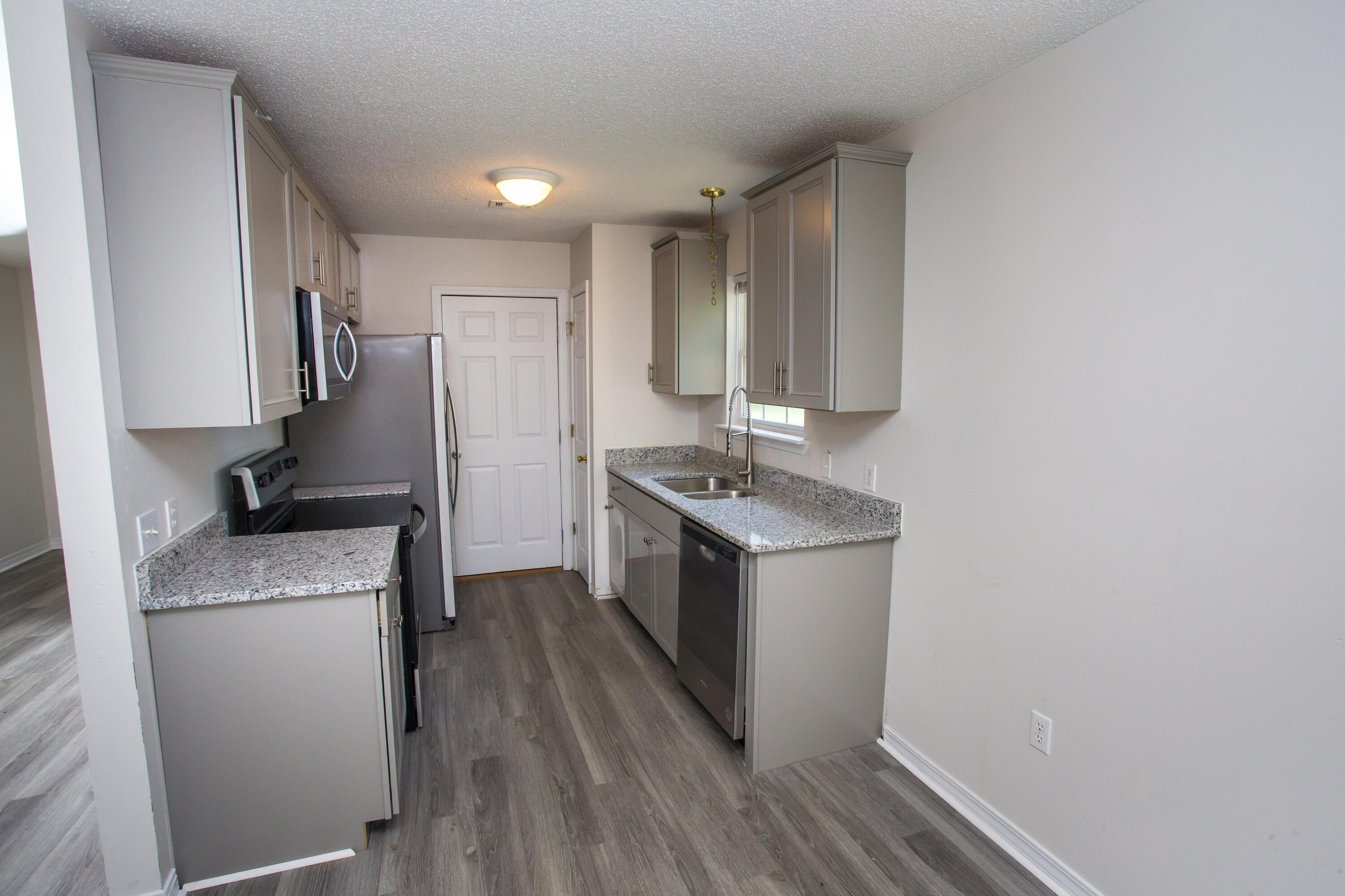 SULLIVANS ADDN TO CRESTVIEW - Residential