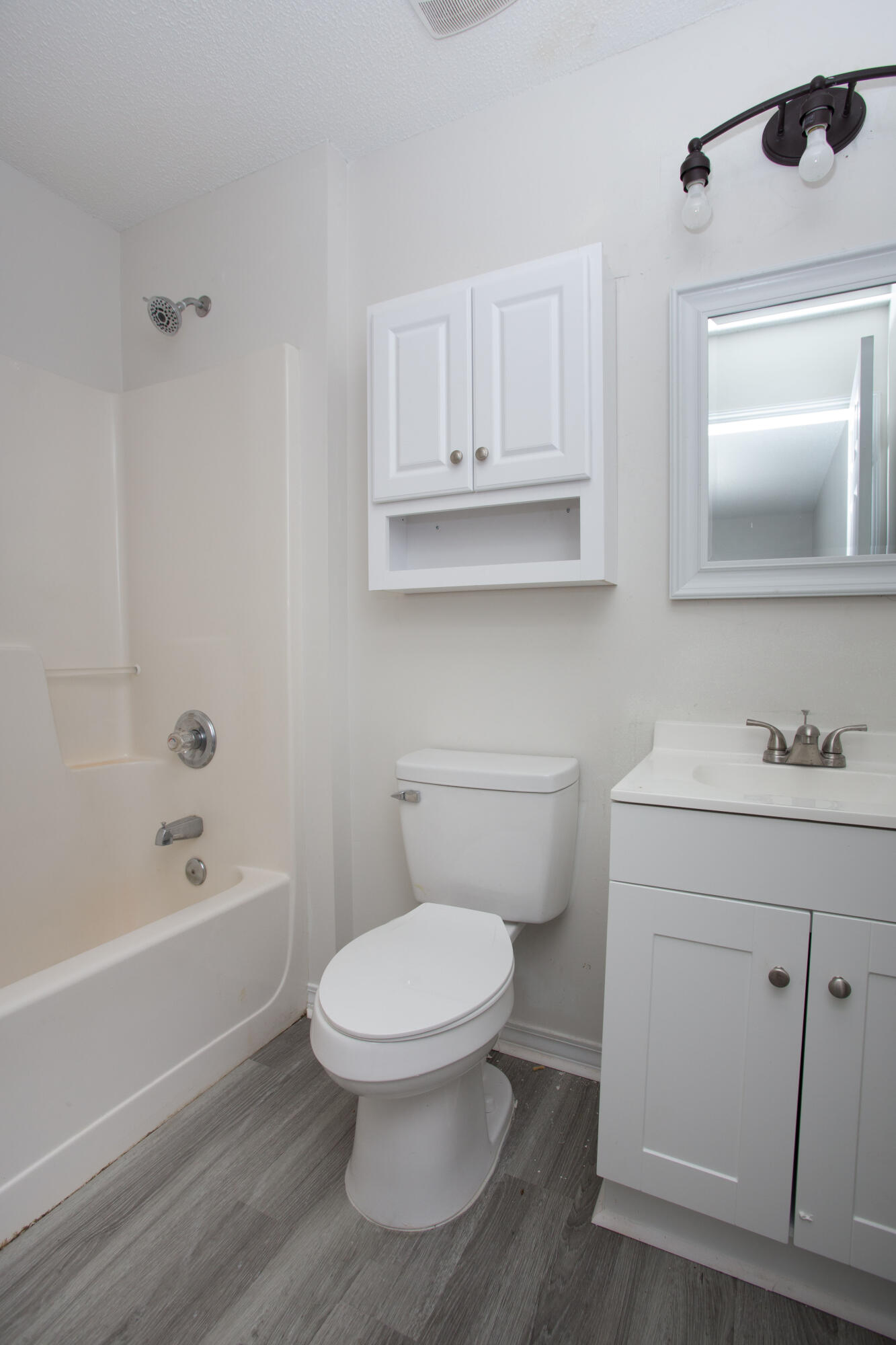 SULLIVANS ADDN TO CRESTVIEW - Residential