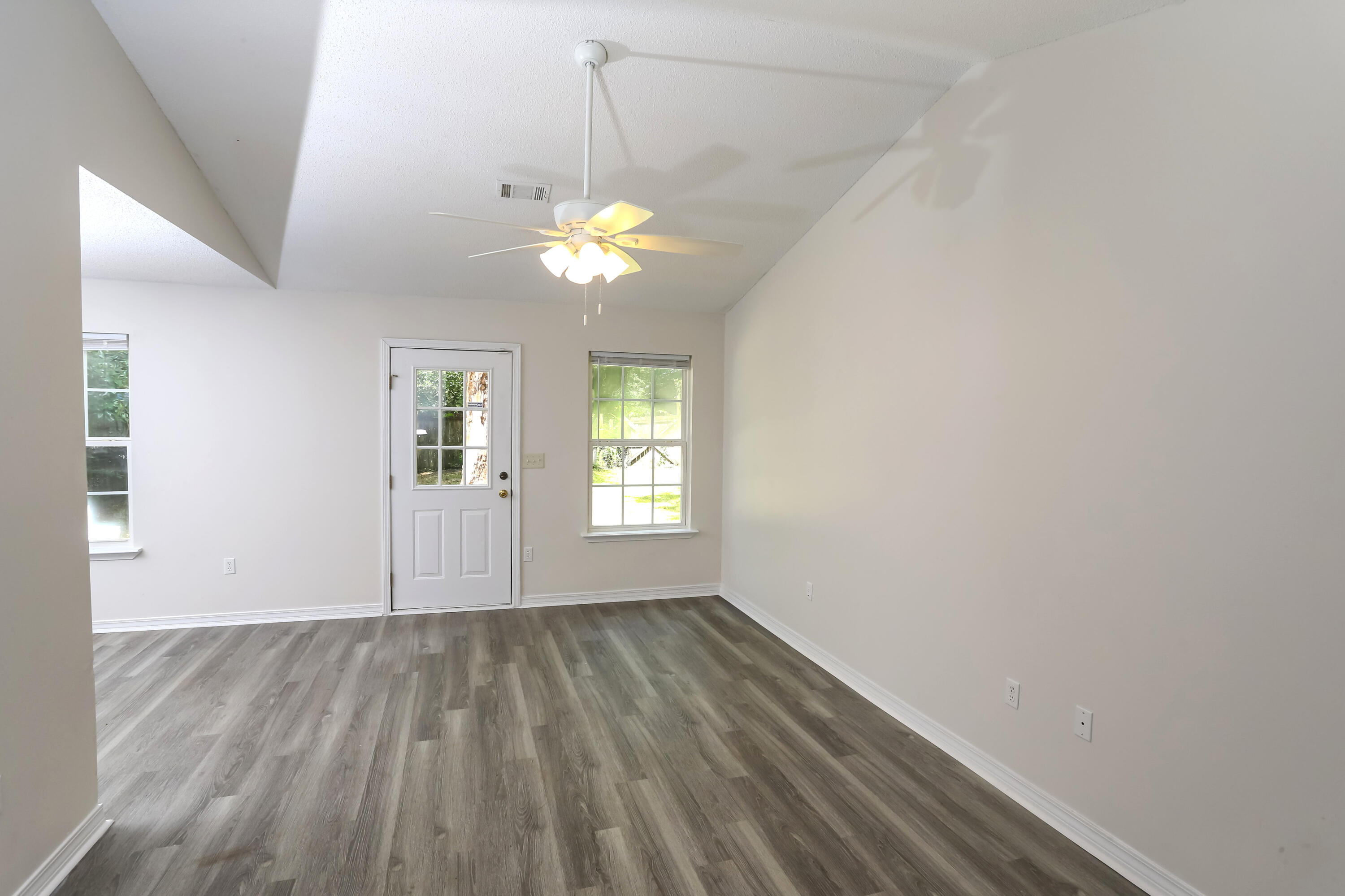 SULLIVANS ADDN TO CRESTVIEW - Residential