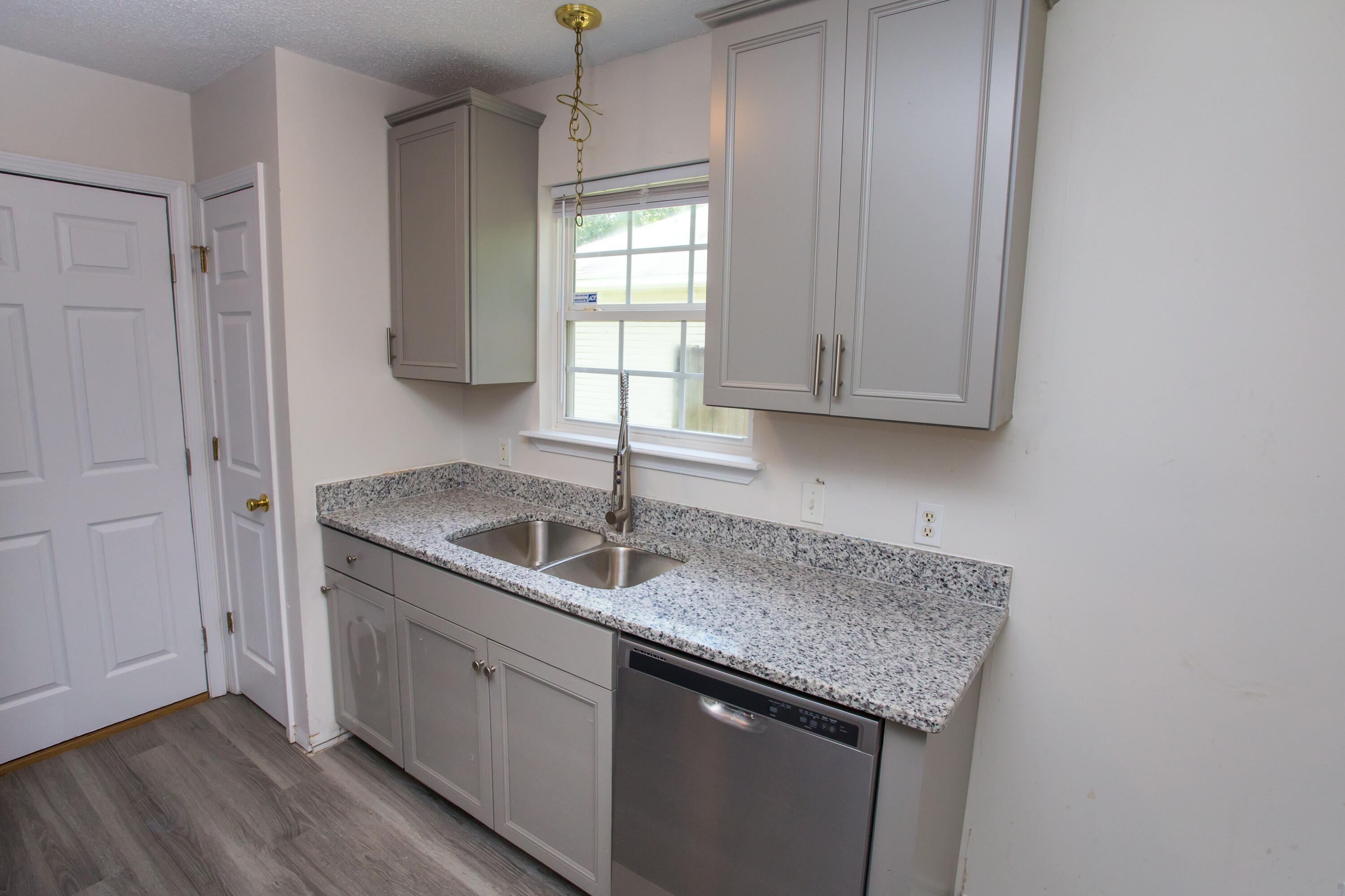 SULLIVANS ADDN TO CRESTVIEW - Residential