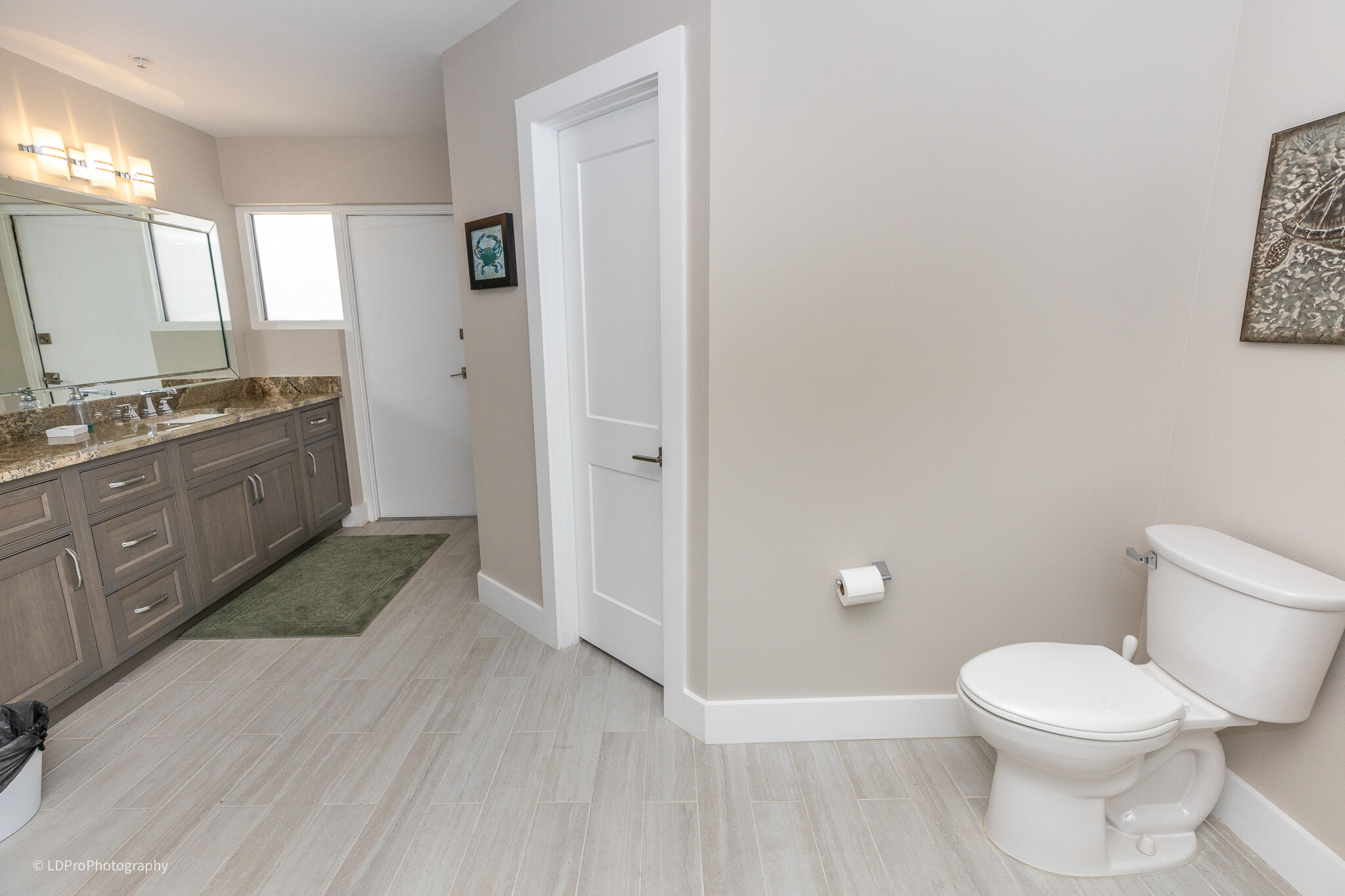 REGENCY TOWERS - Residential