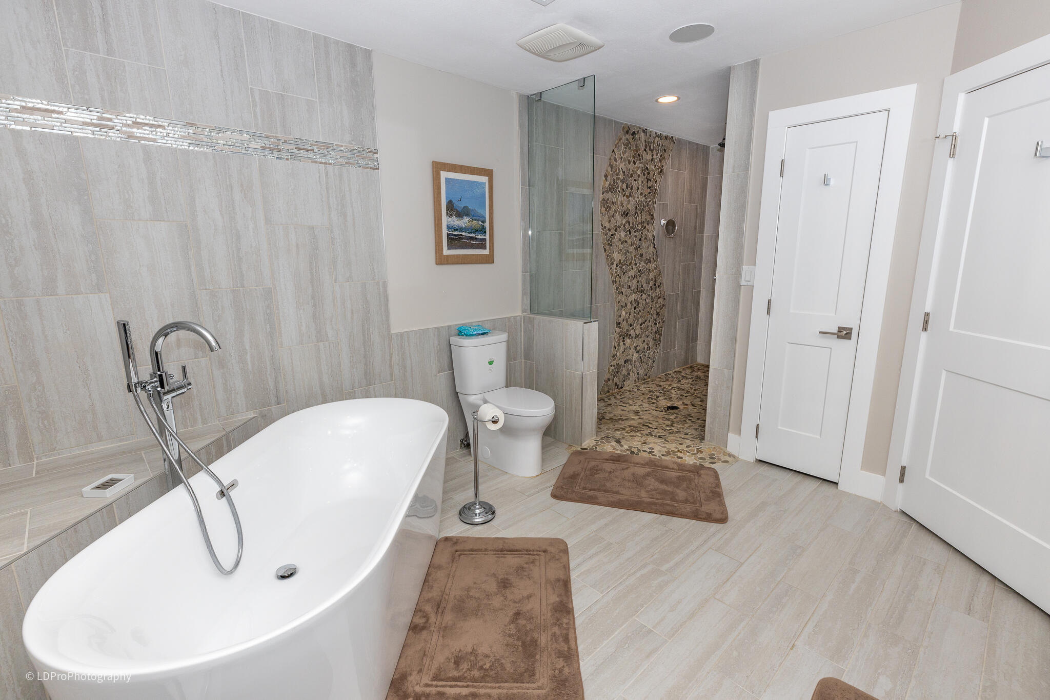 REGENCY TOWERS - Residential