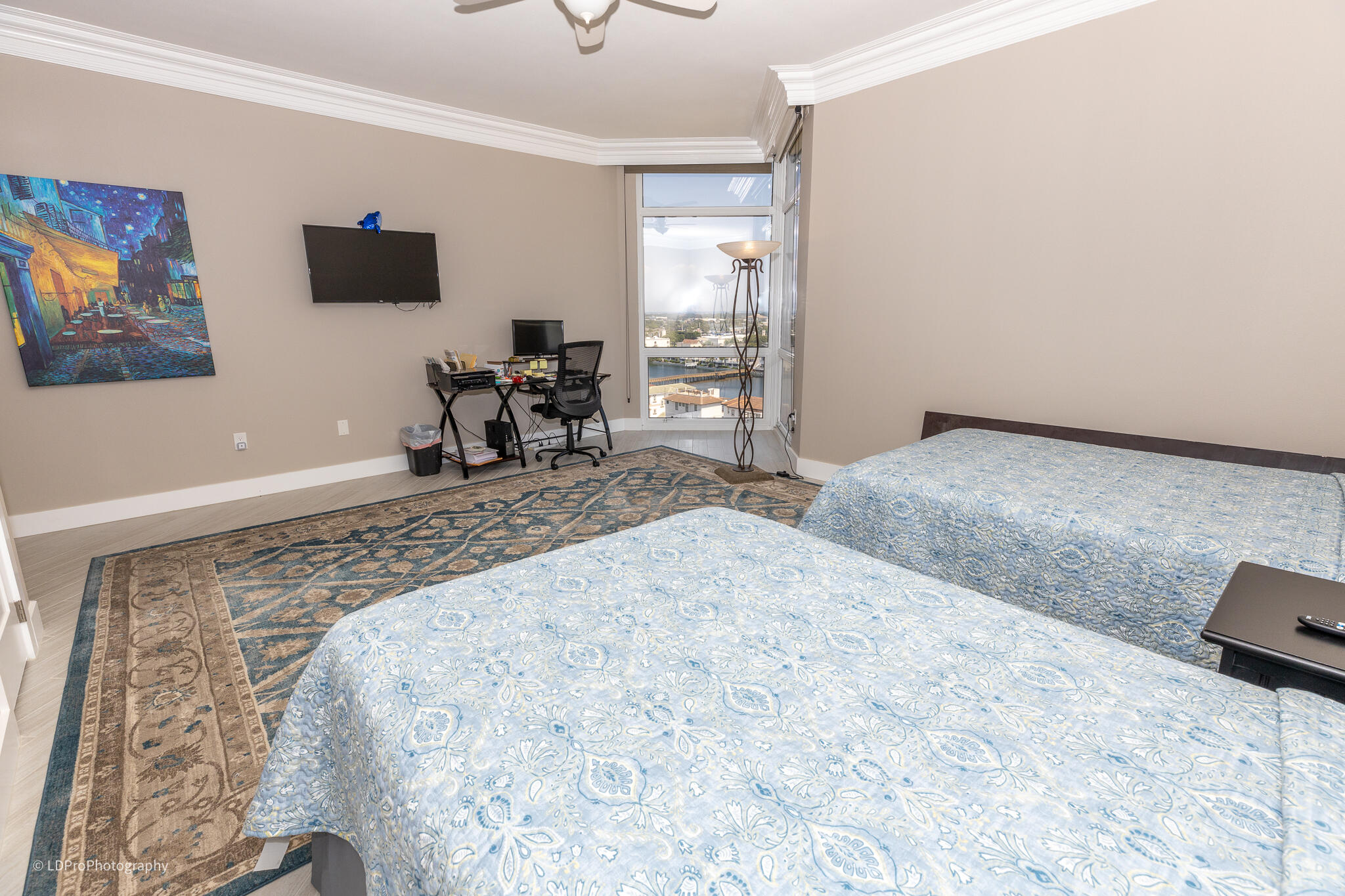 REGENCY TOWERS - Residential