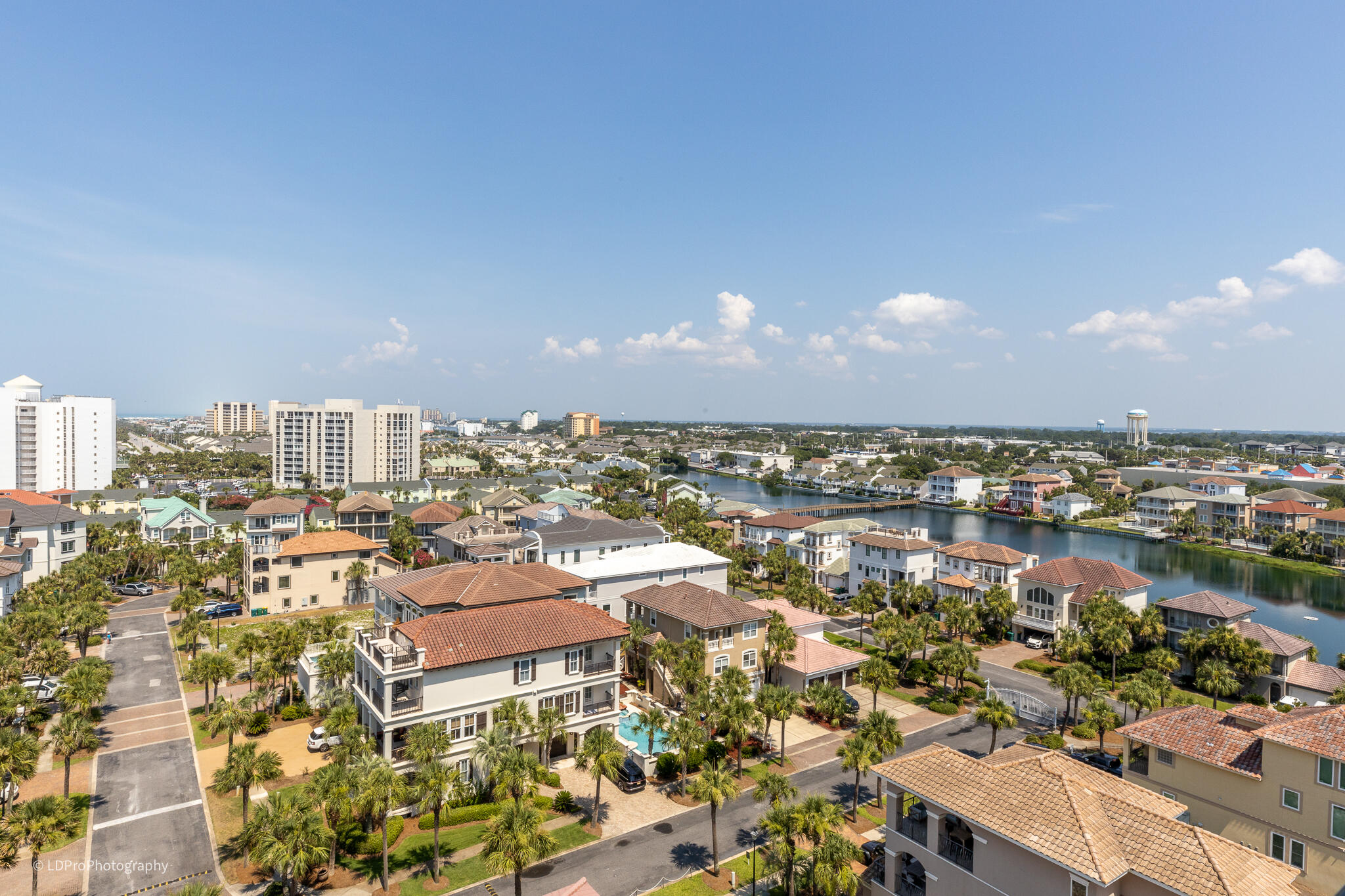 REGENCY TOWERS - Residential