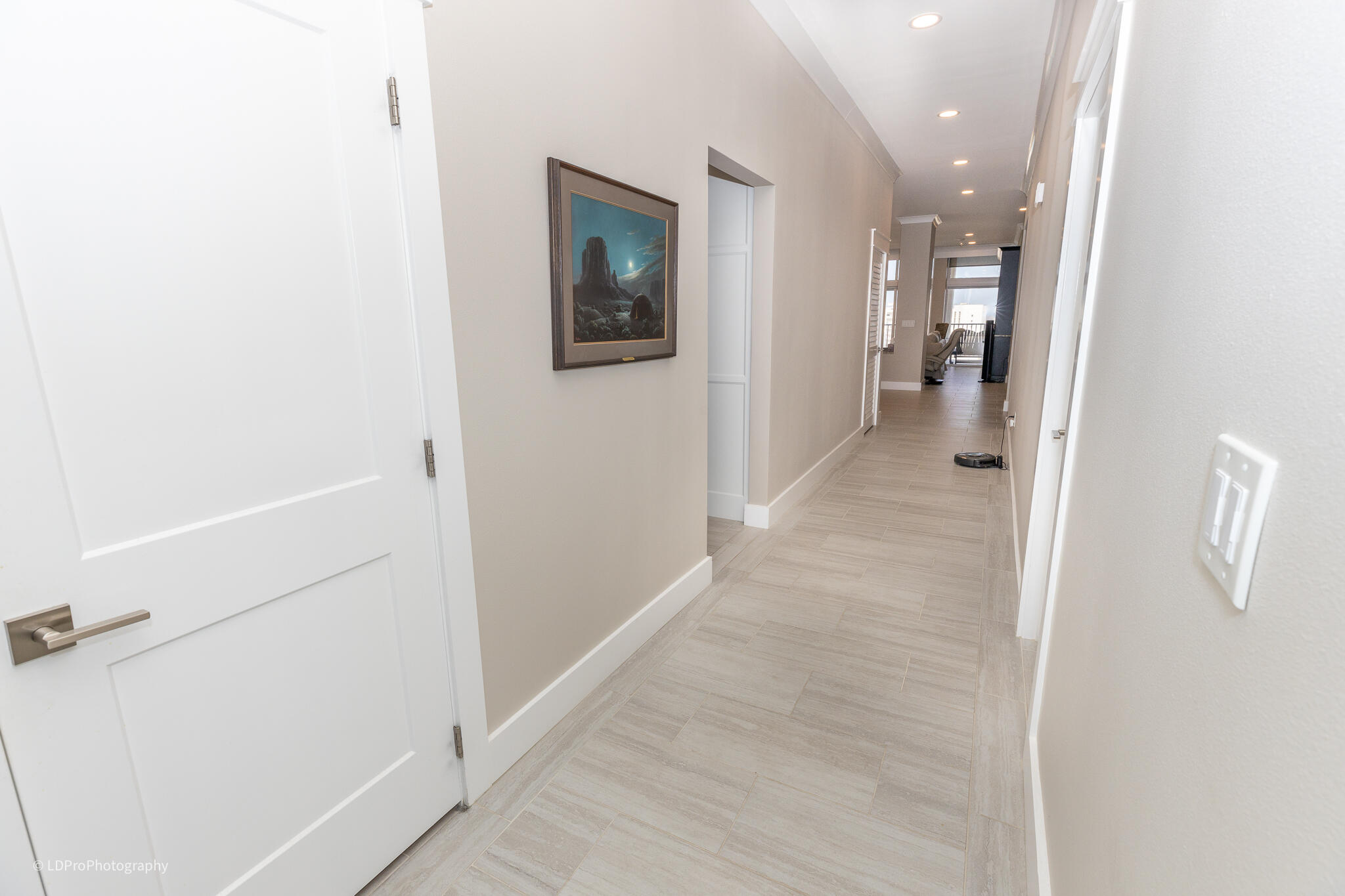 REGENCY TOWERS - Residential