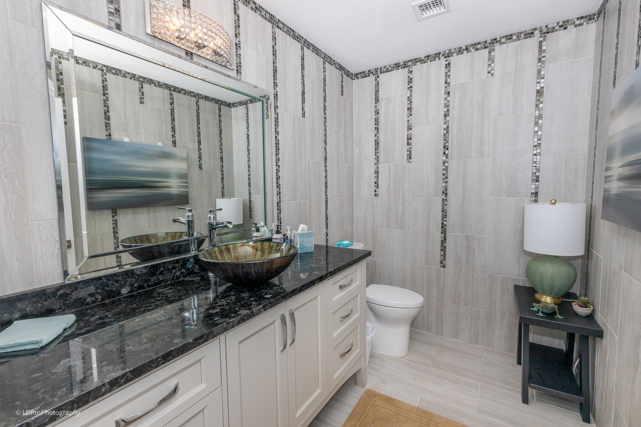 REGENCY TOWERS - Residential