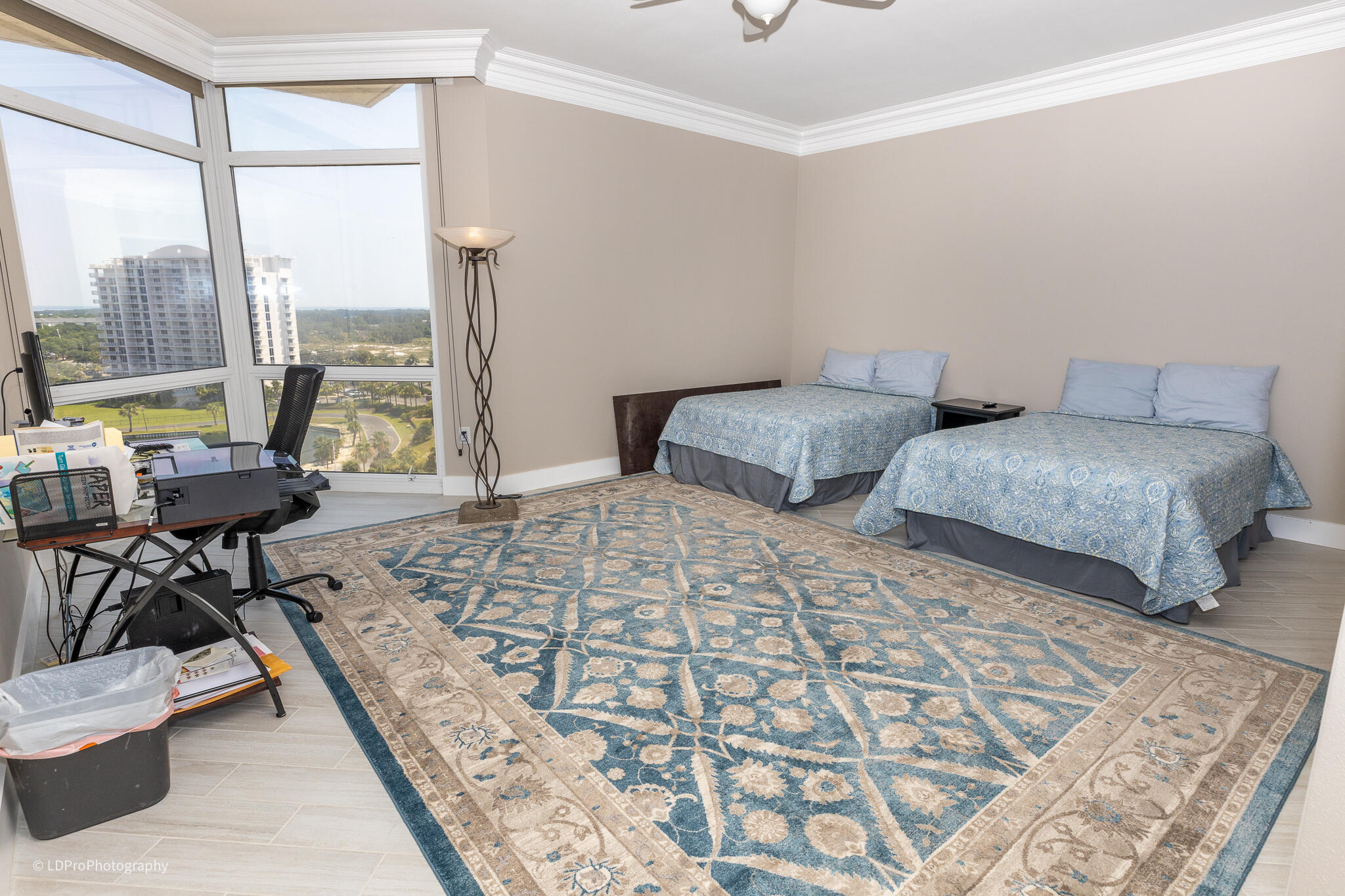 REGENCY TOWERS - Residential