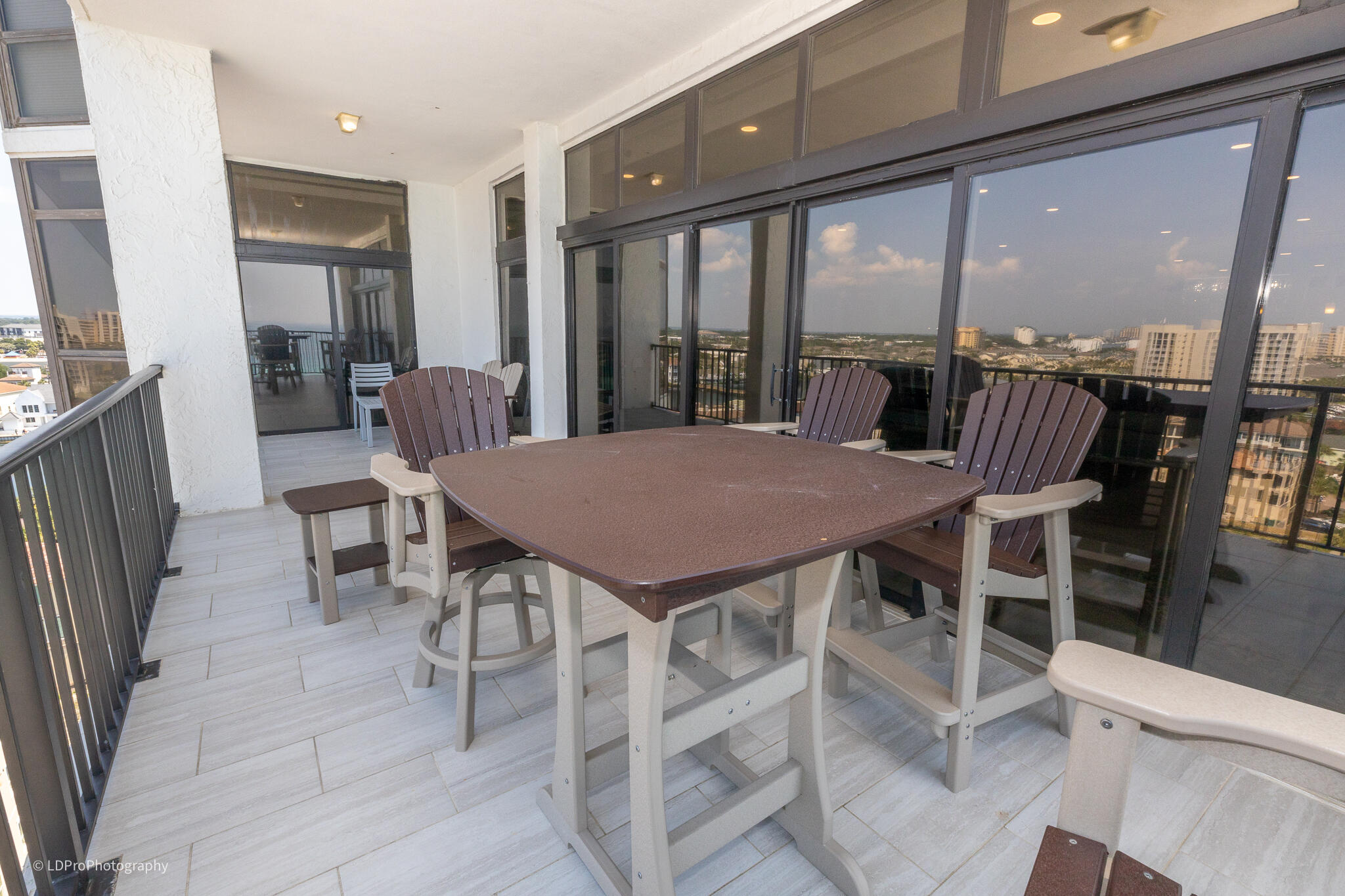REGENCY TOWERS - Residential