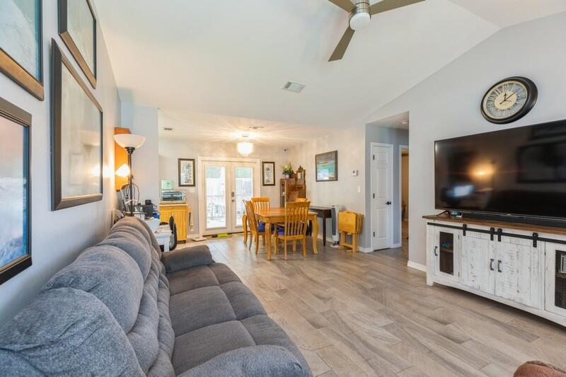 MORRIS ADDN TO CRESTVIEW - Residential