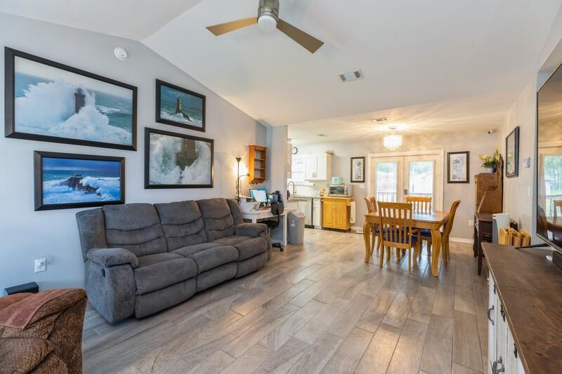 MORRIS ADDN TO CRESTVIEW - Residential