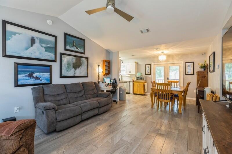 MORRIS ADDN TO CRESTVIEW - Residential