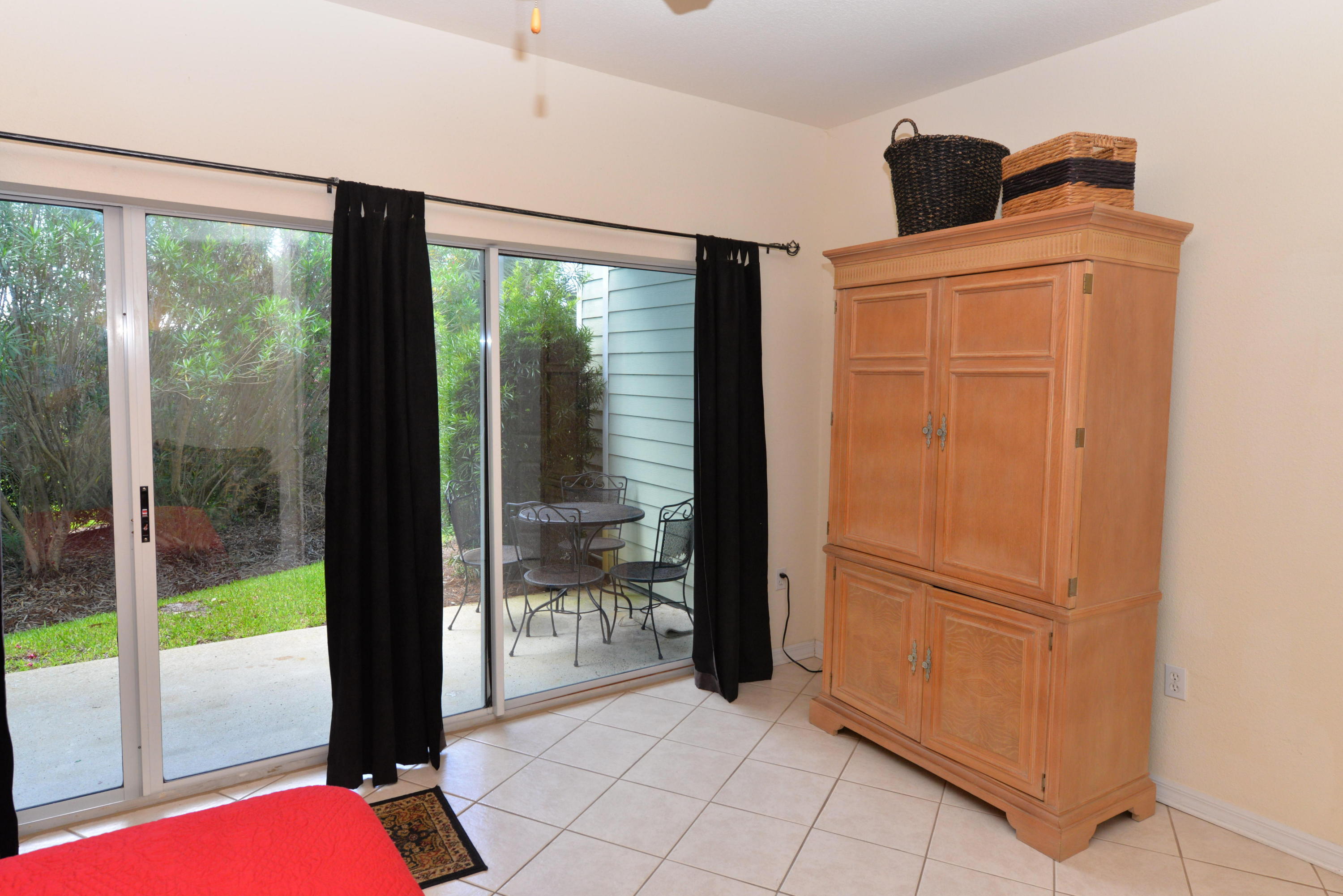 BEACH POINTE T/H - Residential