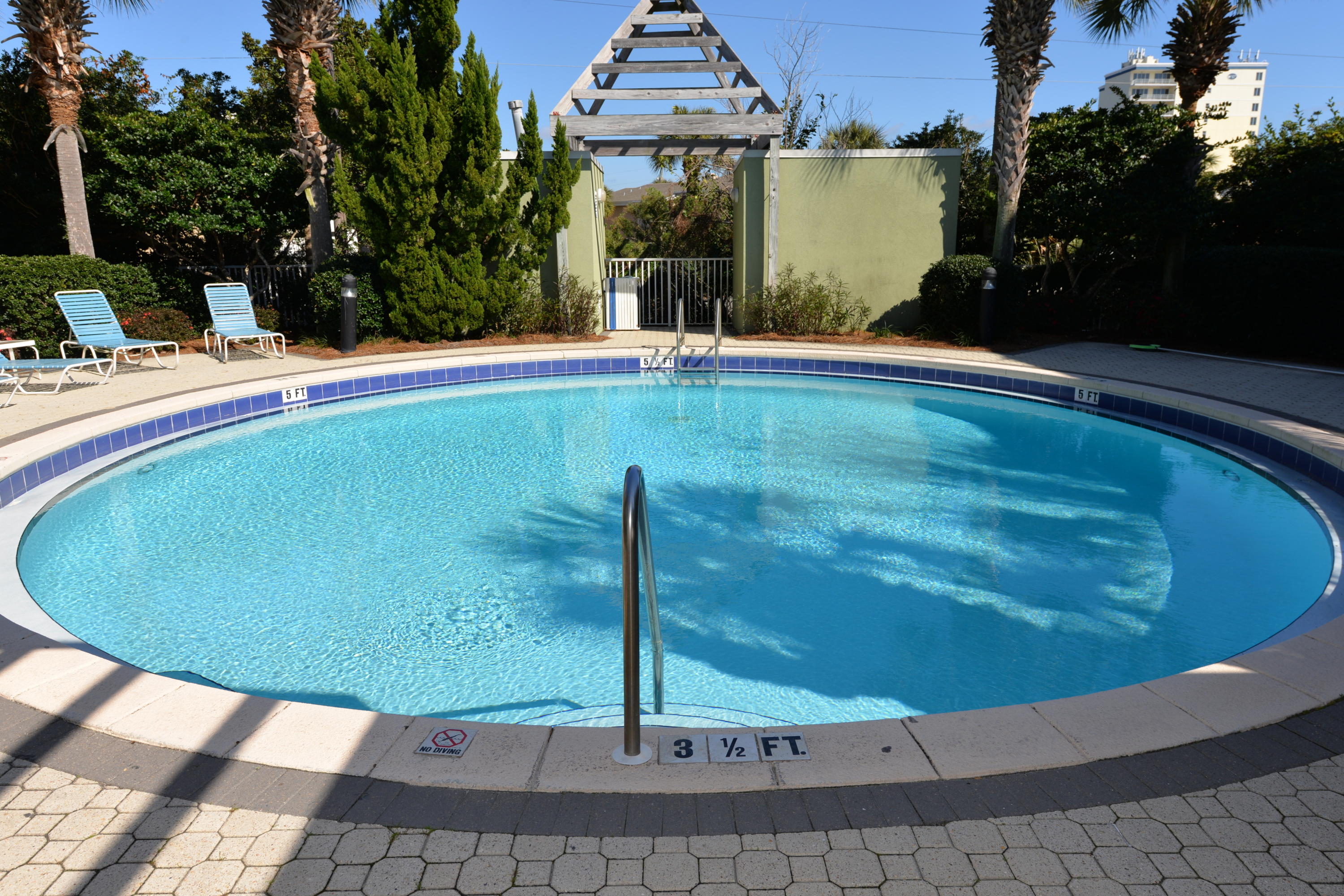 BEACH POINTE T/H - Residential