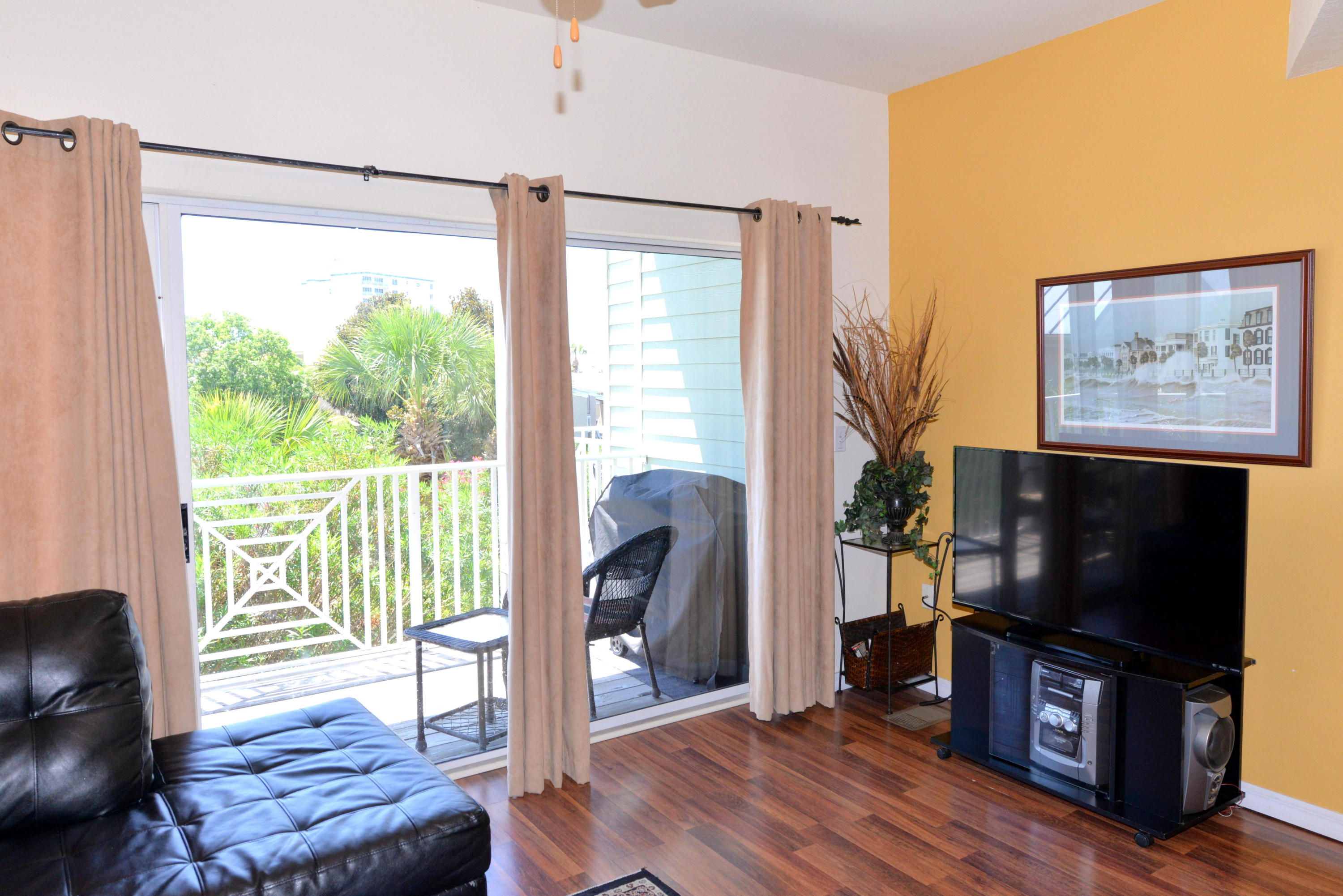 BEACH POINTE T/H - Residential