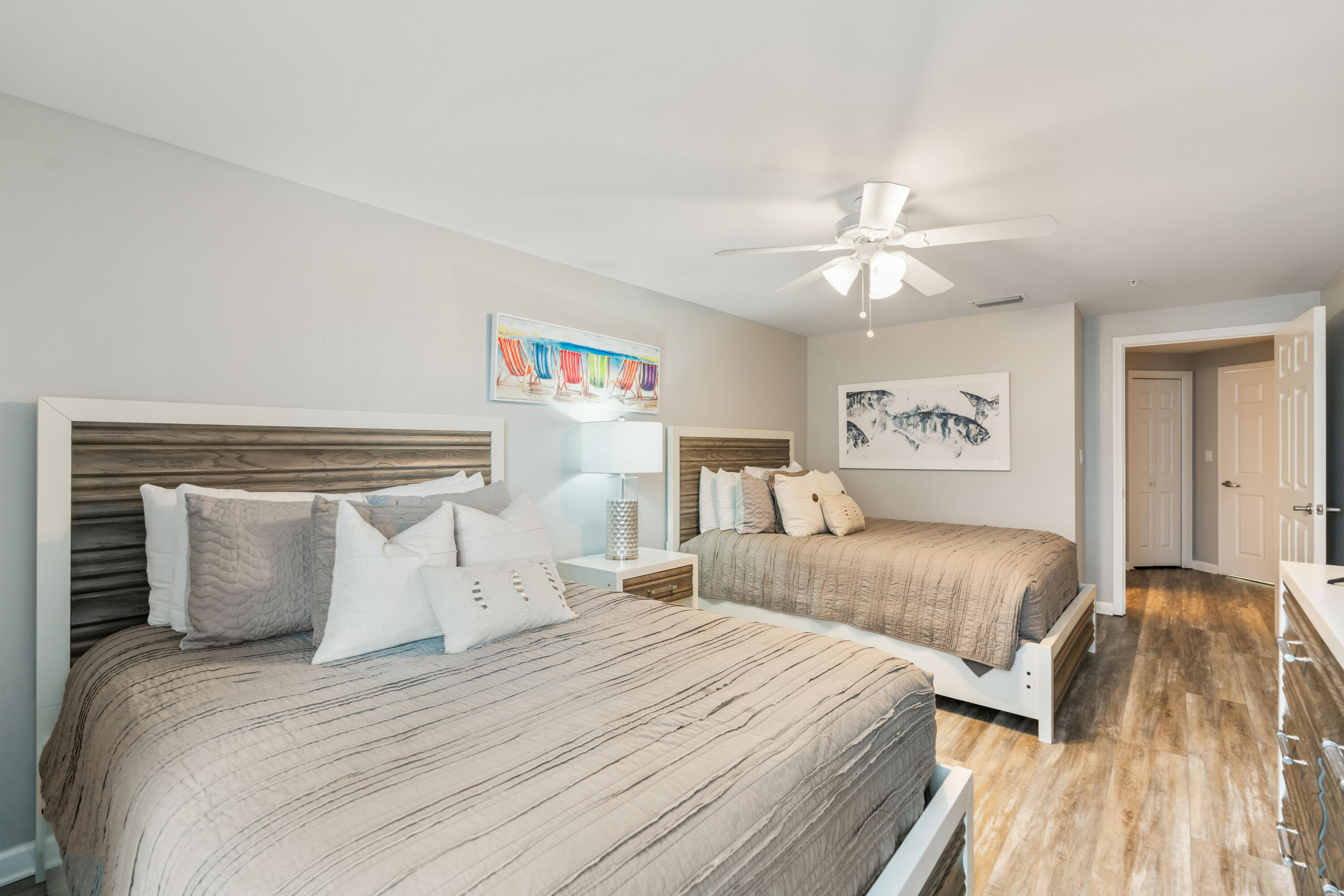 SILVER BEACH TOWERS - Residential