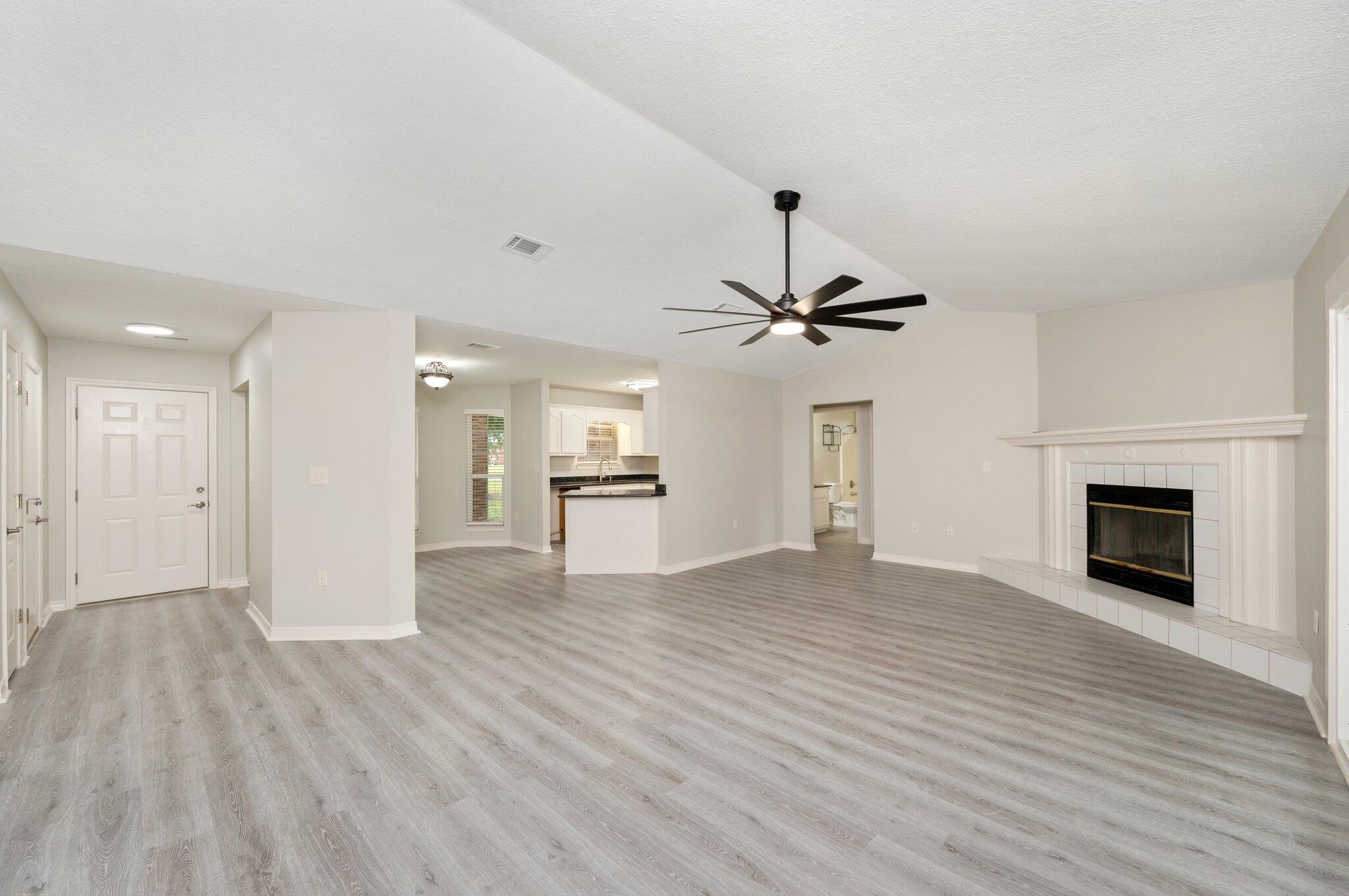 DEER VALLEY ESTATES LOT 3 - Residential