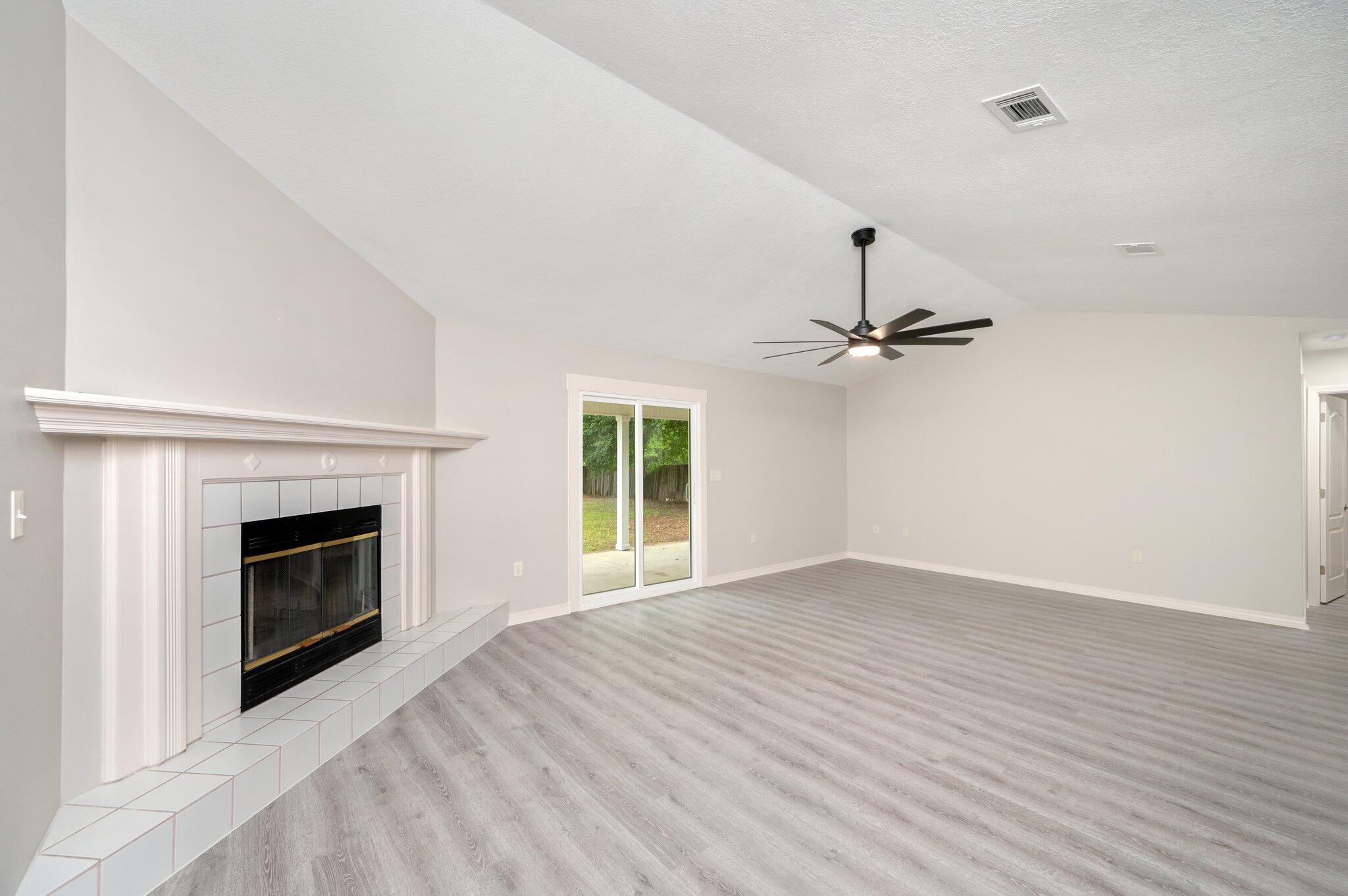 DEER VALLEY ESTATES LOT 3 - Residential