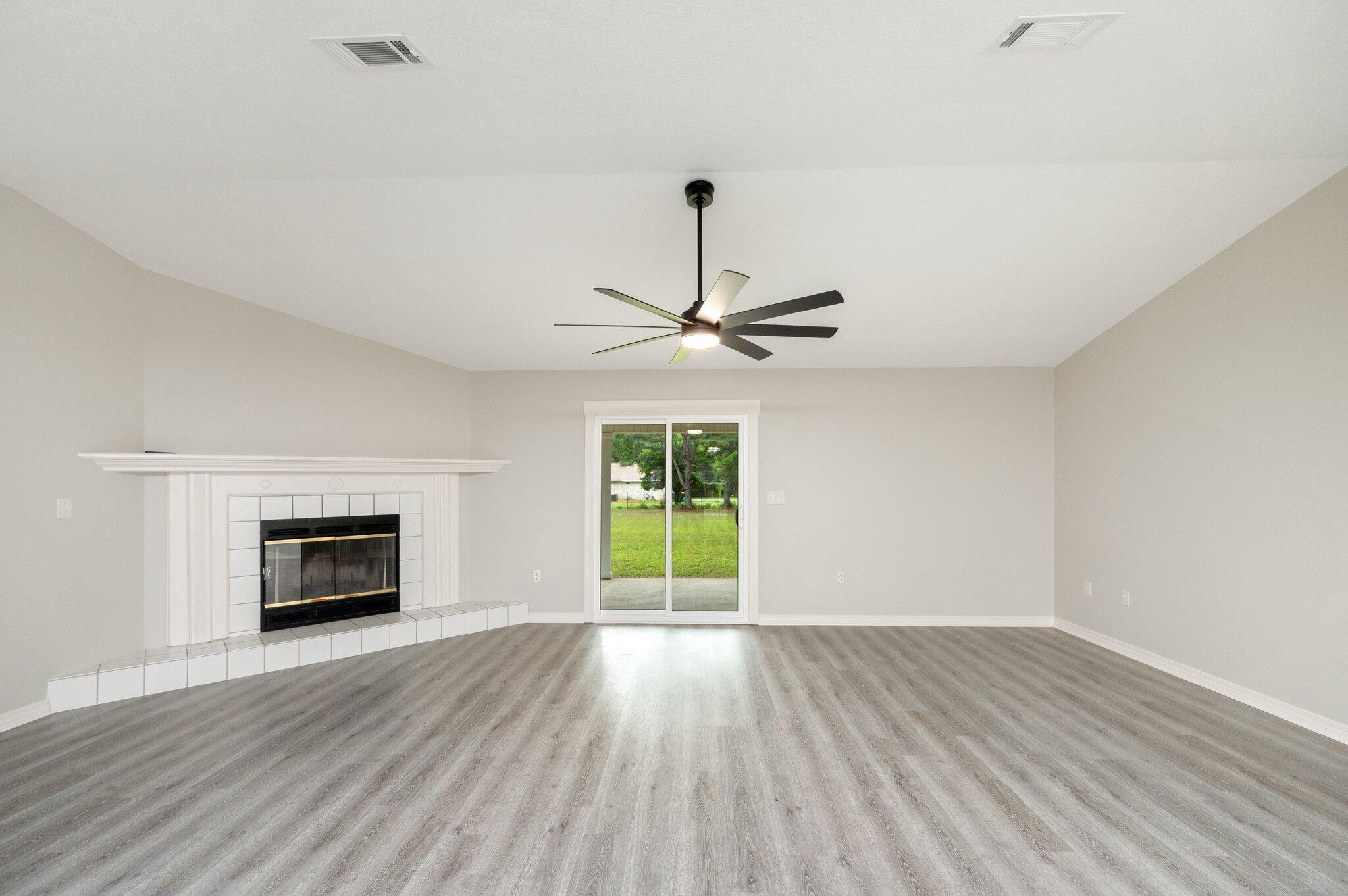 DEER VALLEY ESTATES LOT 3 - Residential